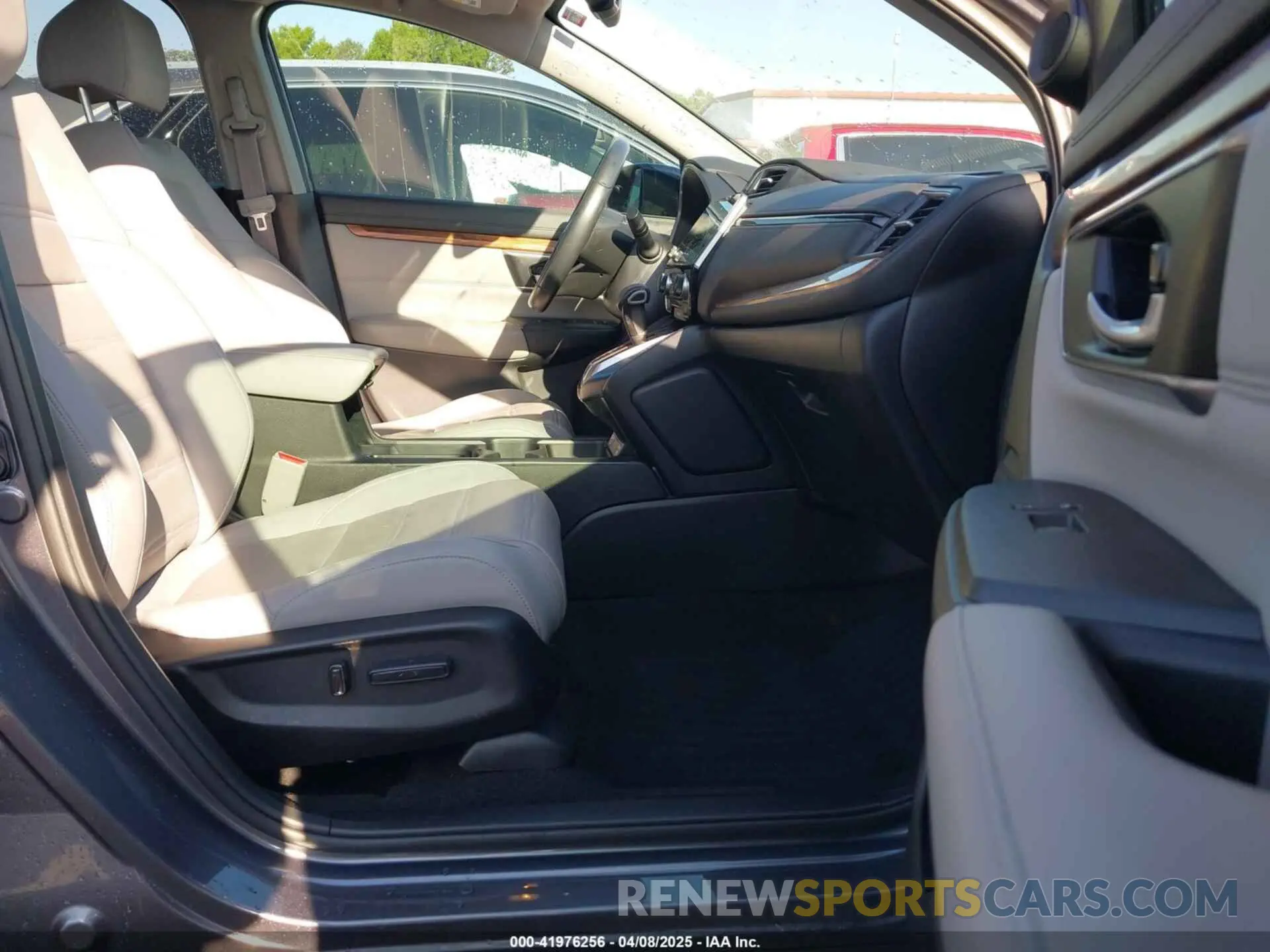 5 Photograph of a damaged car 5J6RW1H88LL014893 HONDA CR-V 2020