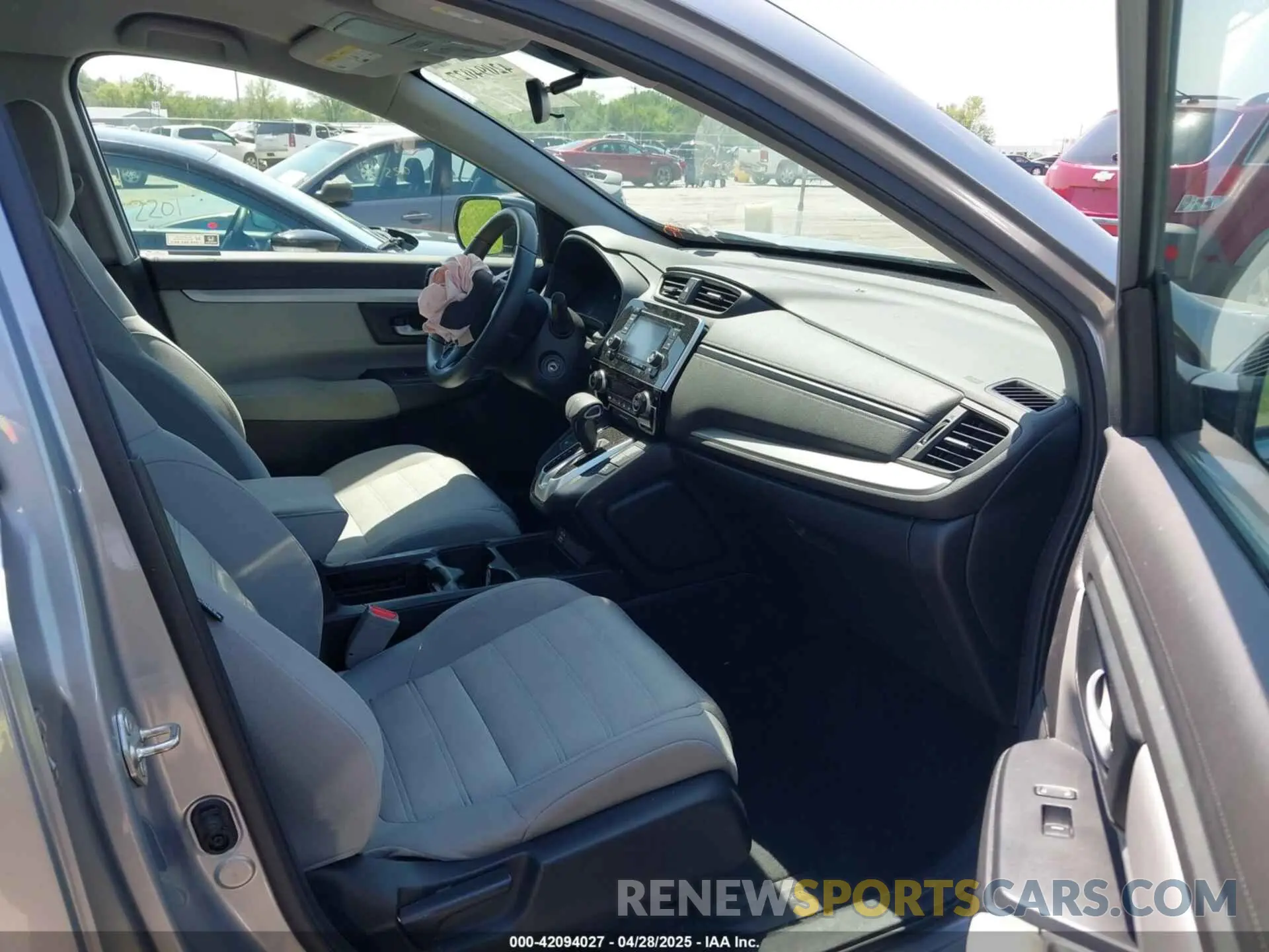 5 Photograph of a damaged car 5J6RW2H24LA014970 HONDA CR-V 2020