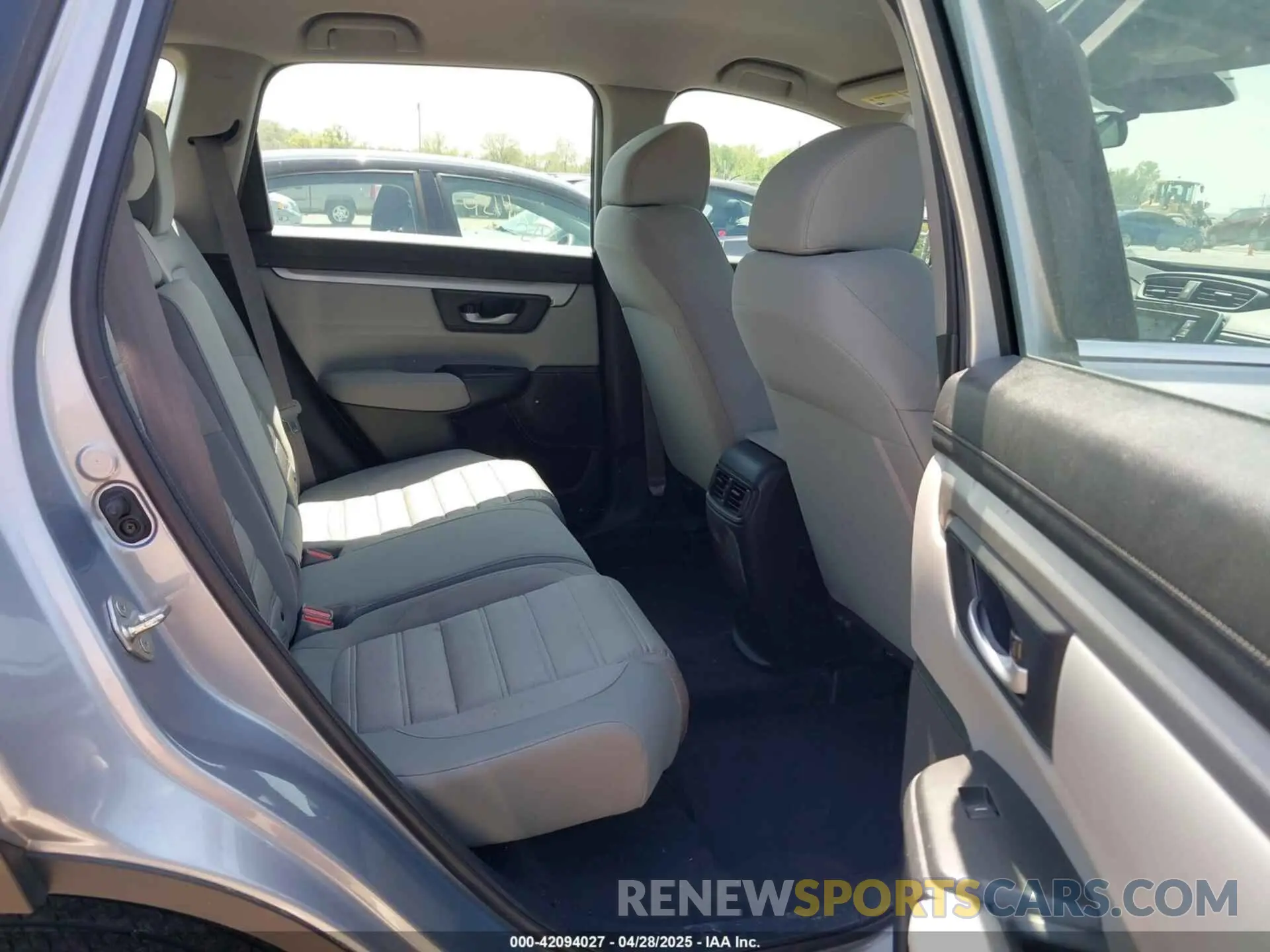8 Photograph of a damaged car 5J6RW2H24LA014970 HONDA CR-V 2020