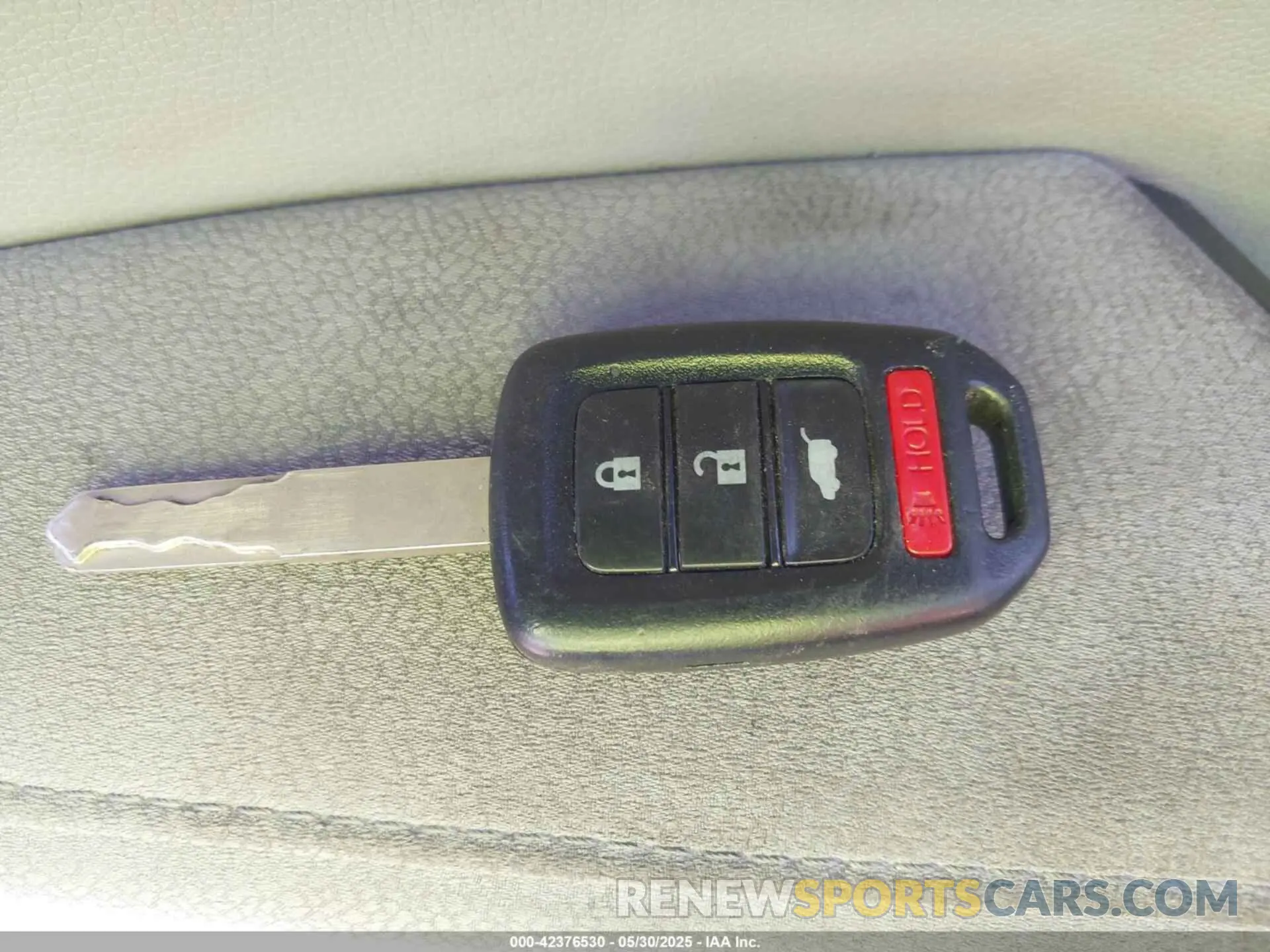 11 Photograph of a damaged car 5J6RW2H29LL014015 HONDA CR-V 2020