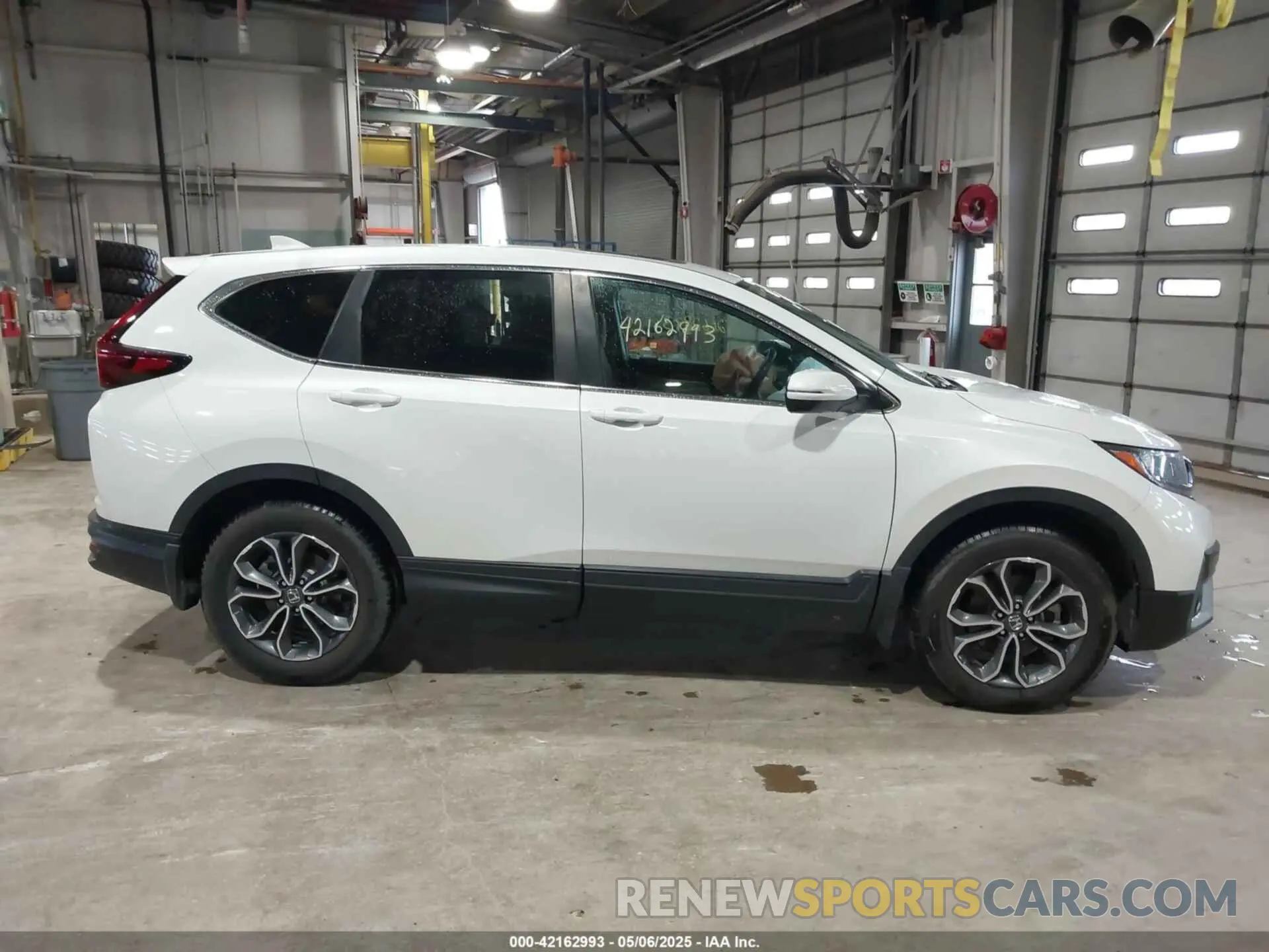 13 Photograph of a damaged car 5J6RW2H52LL044645 HONDA CR-V 2020