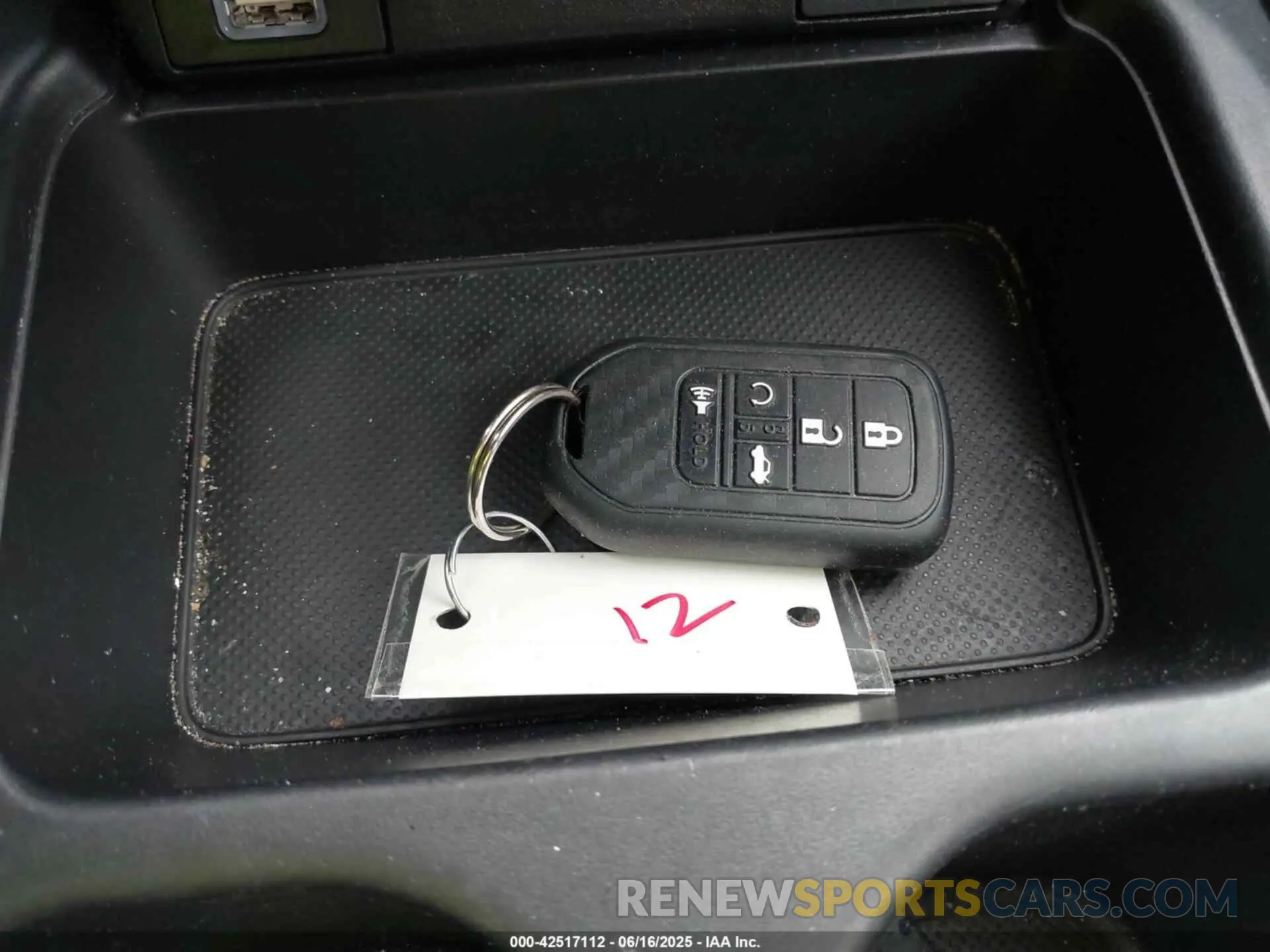 11 Photograph of a damaged car 5J6RW2H52LL047075 HONDA CR-V 2020