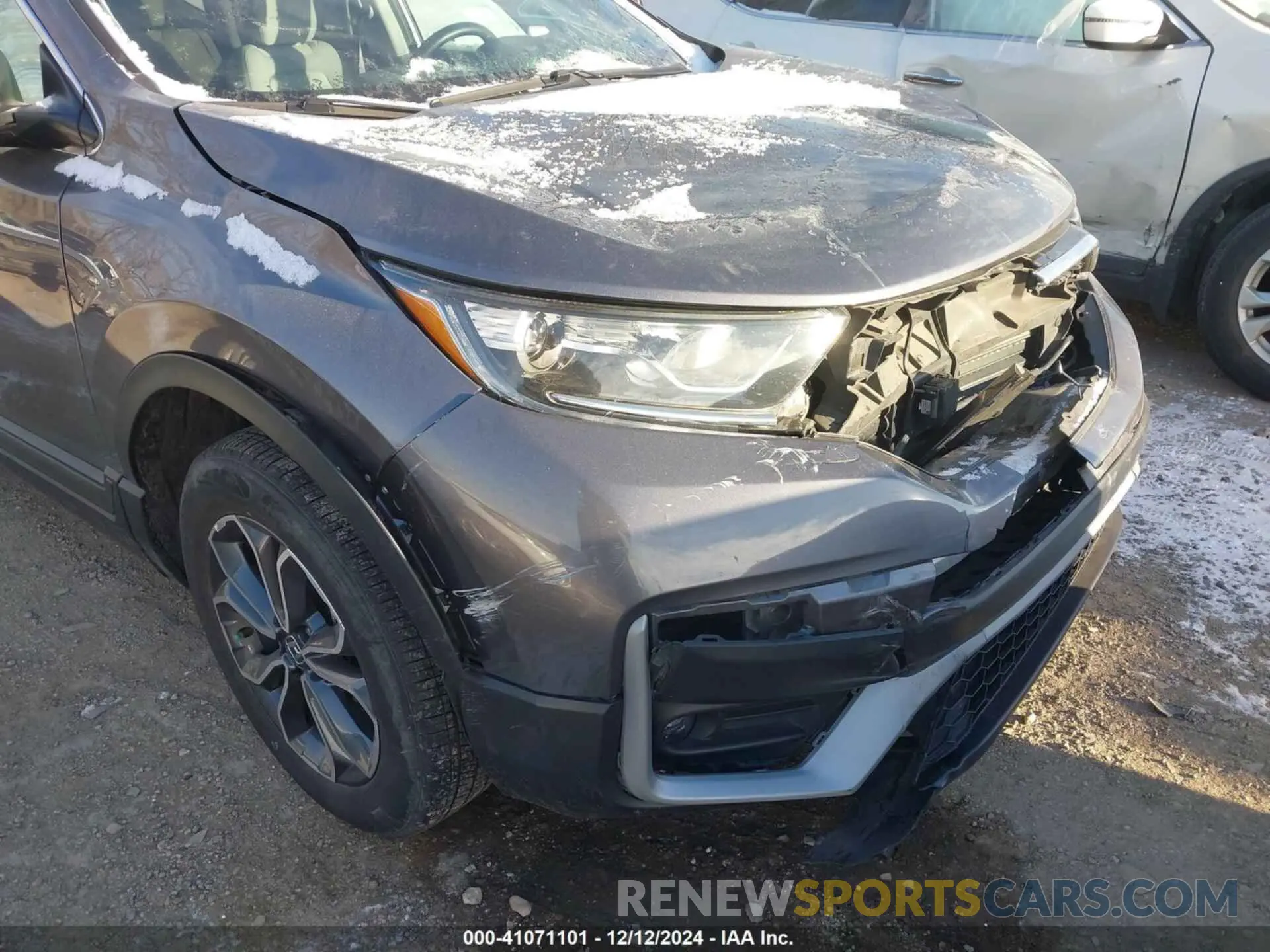 18 Photograph of a damaged car 5J6RW2H53LL038711 HONDA CR-V 2020