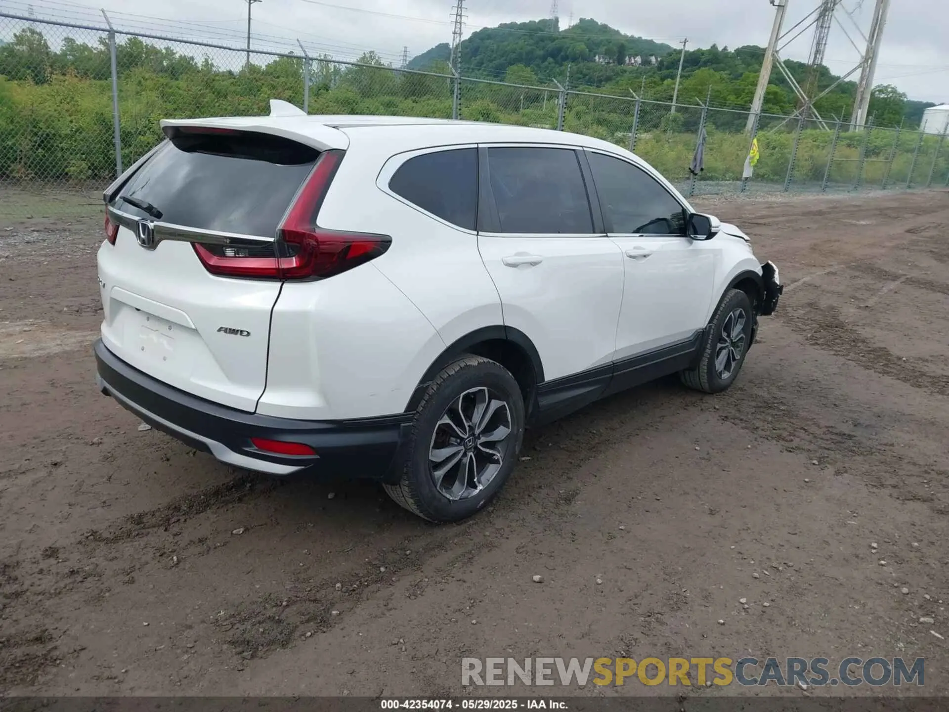 4 Photograph of a damaged car 5J6RW2H58LL001900 HONDA CR-V 2020