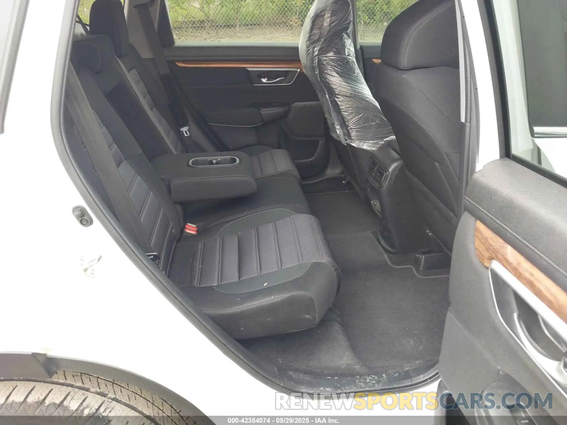 8 Photograph of a damaged car 5J6RW2H58LL001900 HONDA CR-V 2020