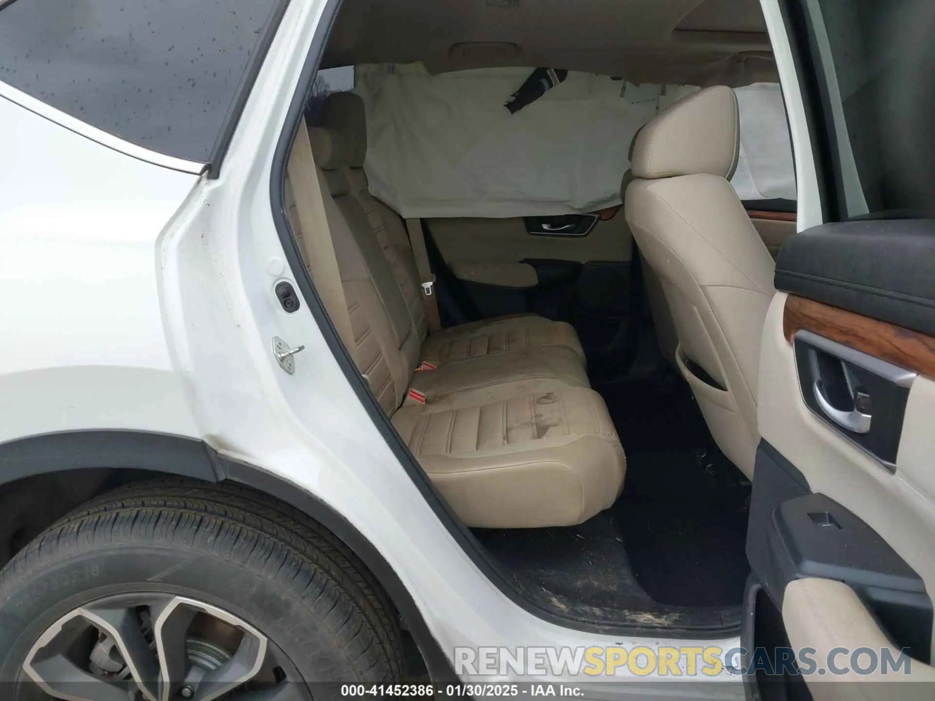 8 Photograph of a damaged car 5J6RW2H59LL027969 HONDA CR-V 2020