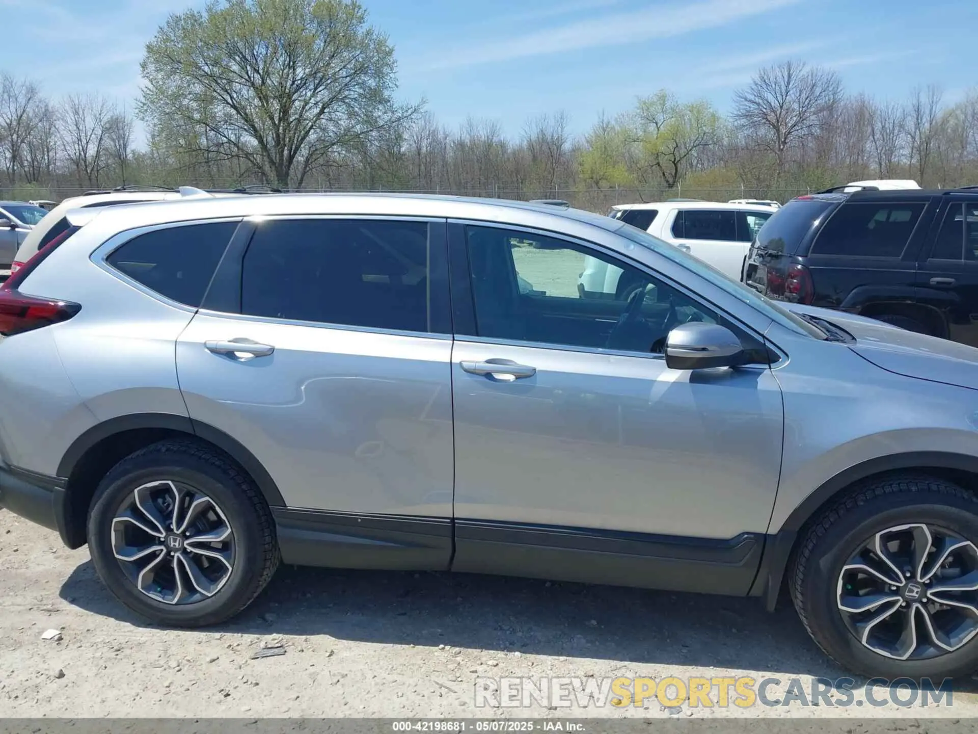 13 Photograph of a damaged car 5J6RW2H83LL041537 HONDA CR-V 2020