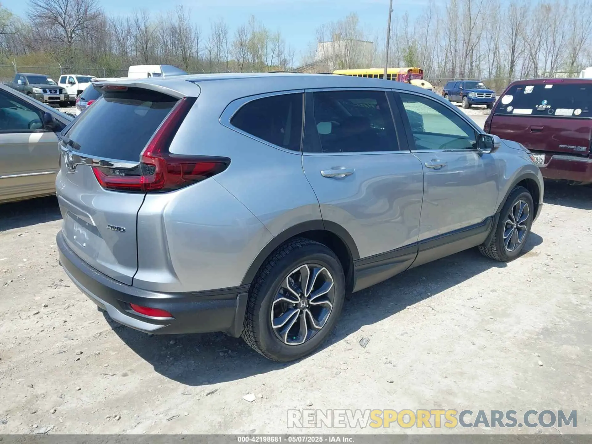 4 Photograph of a damaged car 5J6RW2H83LL041537 HONDA CR-V 2020