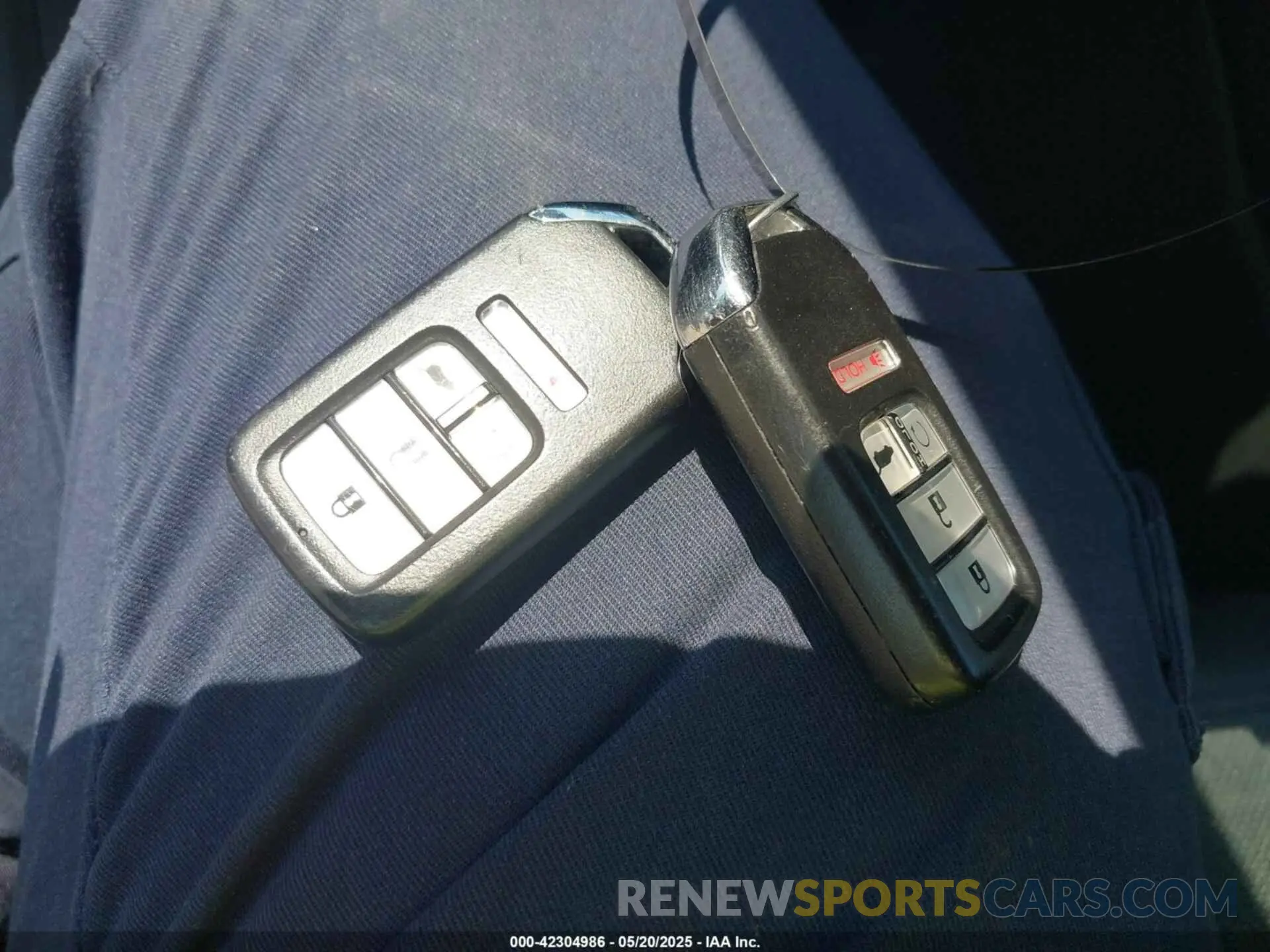 11 Photograph of a damaged car 5J6RW2H85LA021835 HONDA CR-V 2020