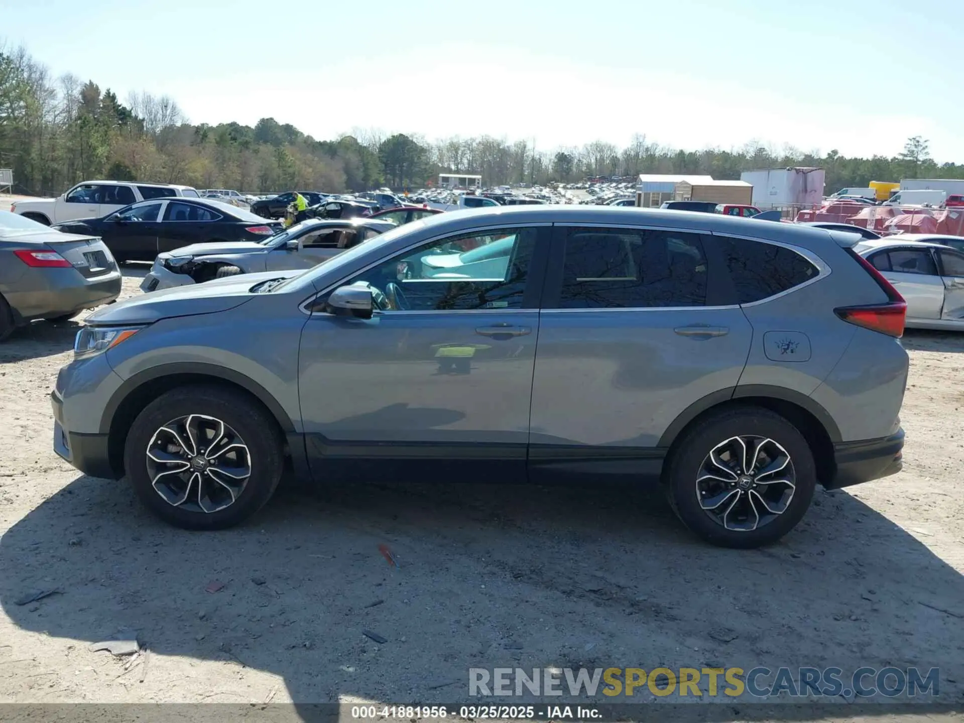 14 Photograph of a damaged car 5J6RW2H88LA015849 HONDA CR-V 2020