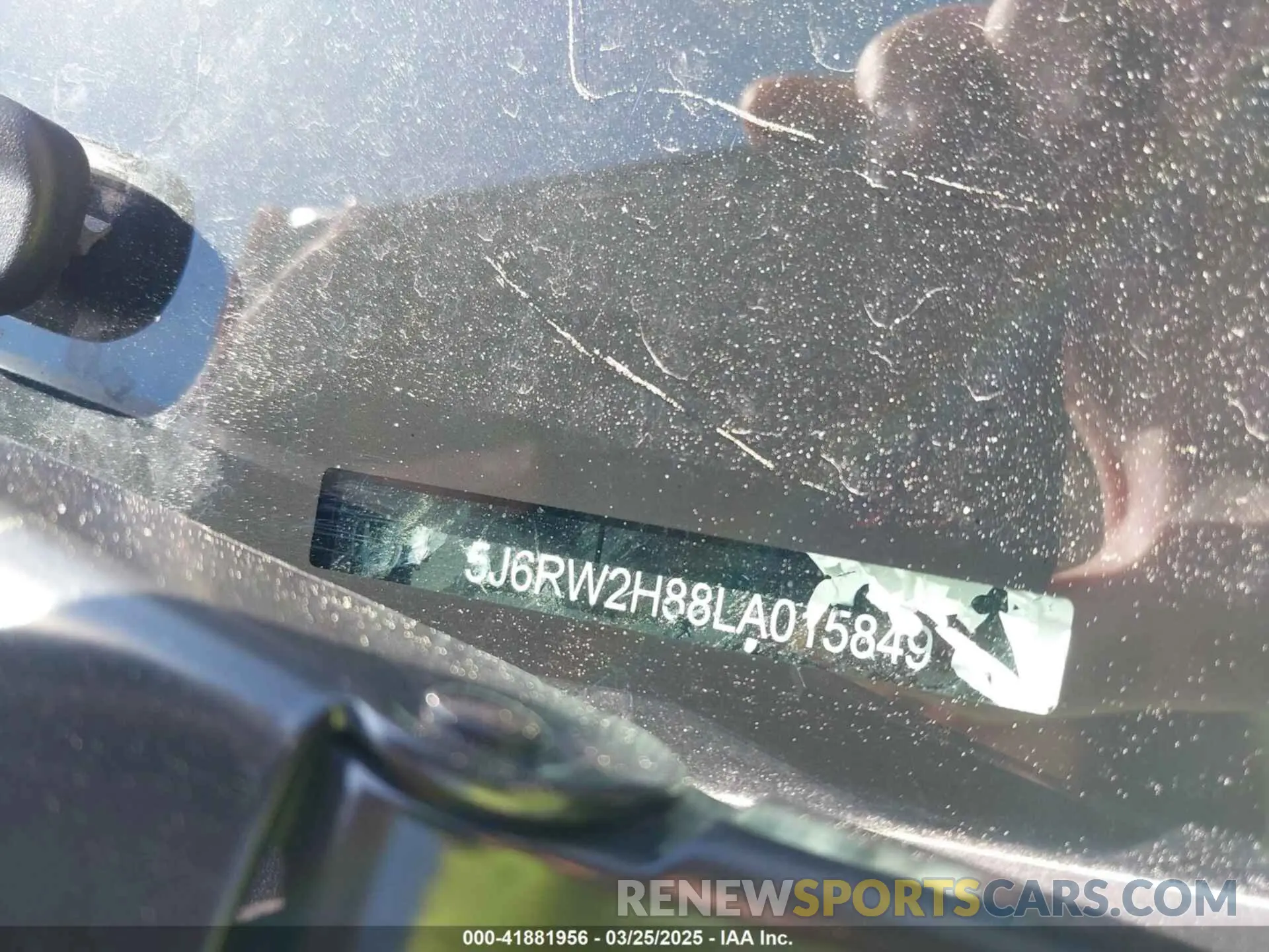 9 Photograph of a damaged car 5J6RW2H88LA015849 HONDA CR-V 2020