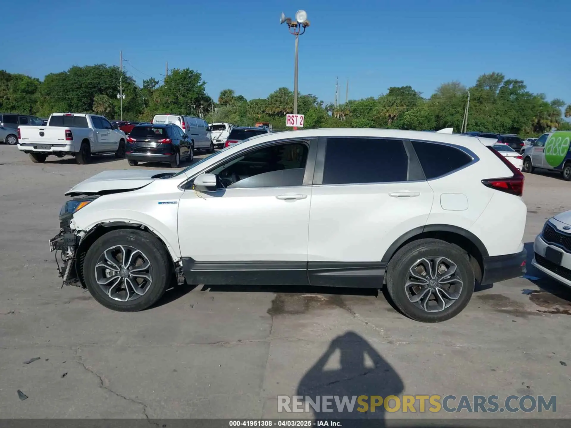 15 Photograph of a damaged car 7FART6H53LE005902 HONDA CR-V 2020