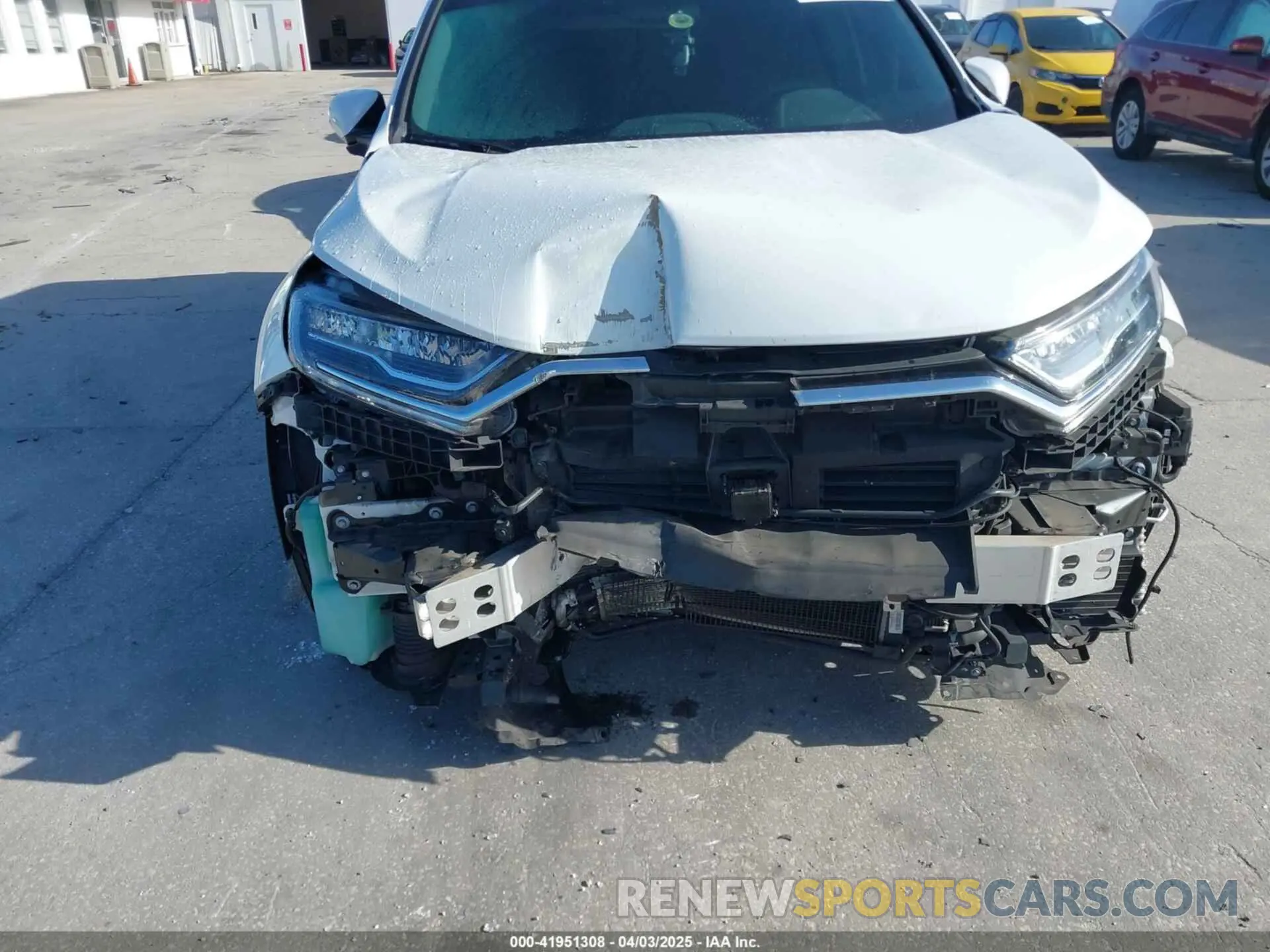 6 Photograph of a damaged car 7FART6H53LE005902 HONDA CR-V 2020