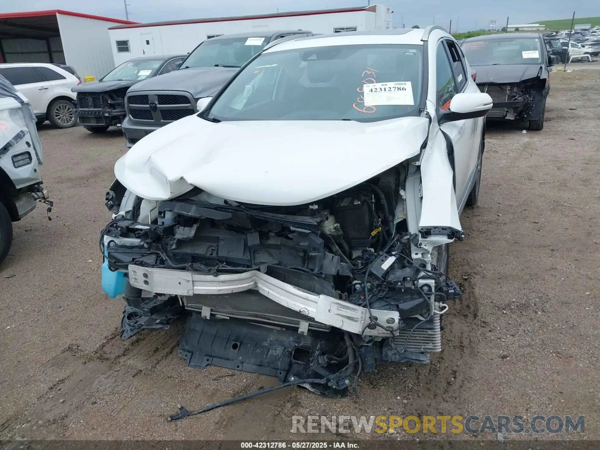 6 Photograph of a damaged car 7FART6H90LE026502 HONDA CR-V 2020