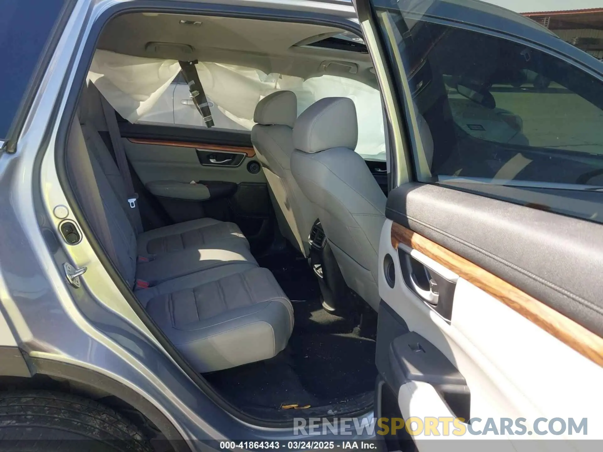 8 Photograph of a damaged car 7FART6H94LE017589 HONDA CR-V 2020