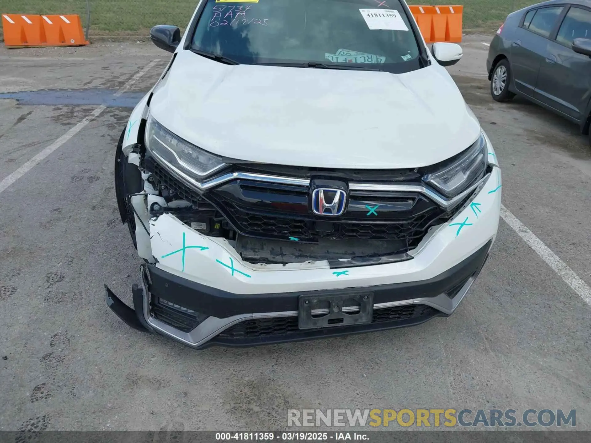 6 Photograph of a damaged car 7FART6H95LE017553 HONDA CR-V 2020