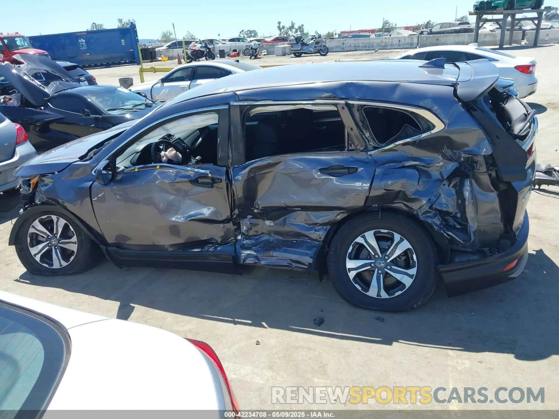 14 Photograph of a damaged car 7FARW1H24LE014379 HONDA CR-V 2020