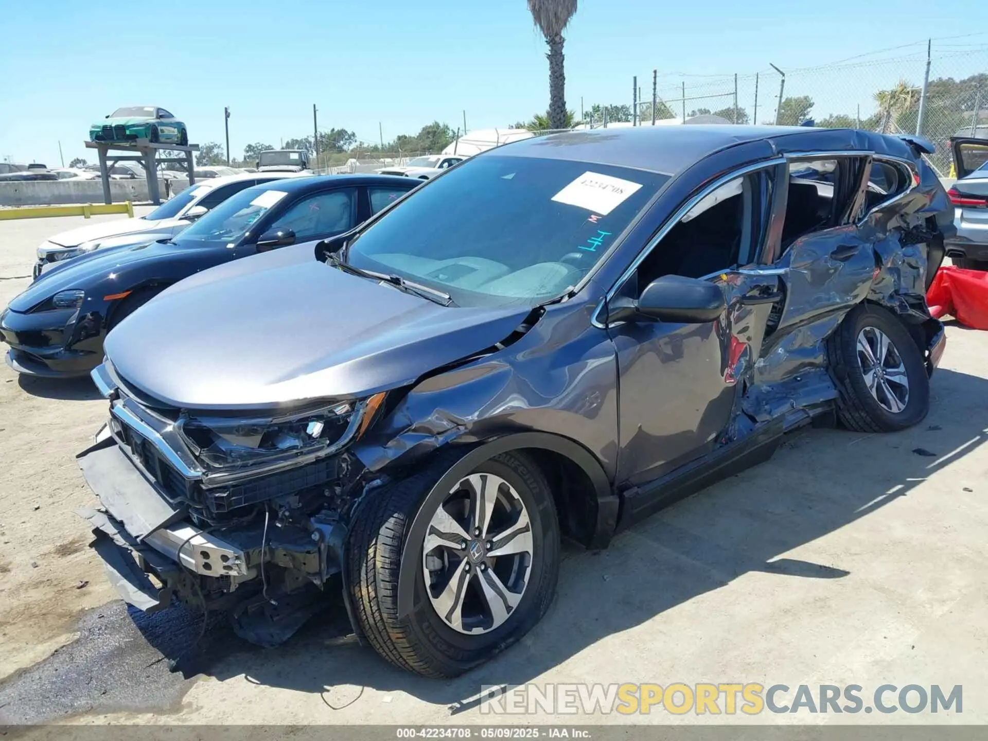 2 Photograph of a damaged car 7FARW1H24LE014379 HONDA CR-V 2020