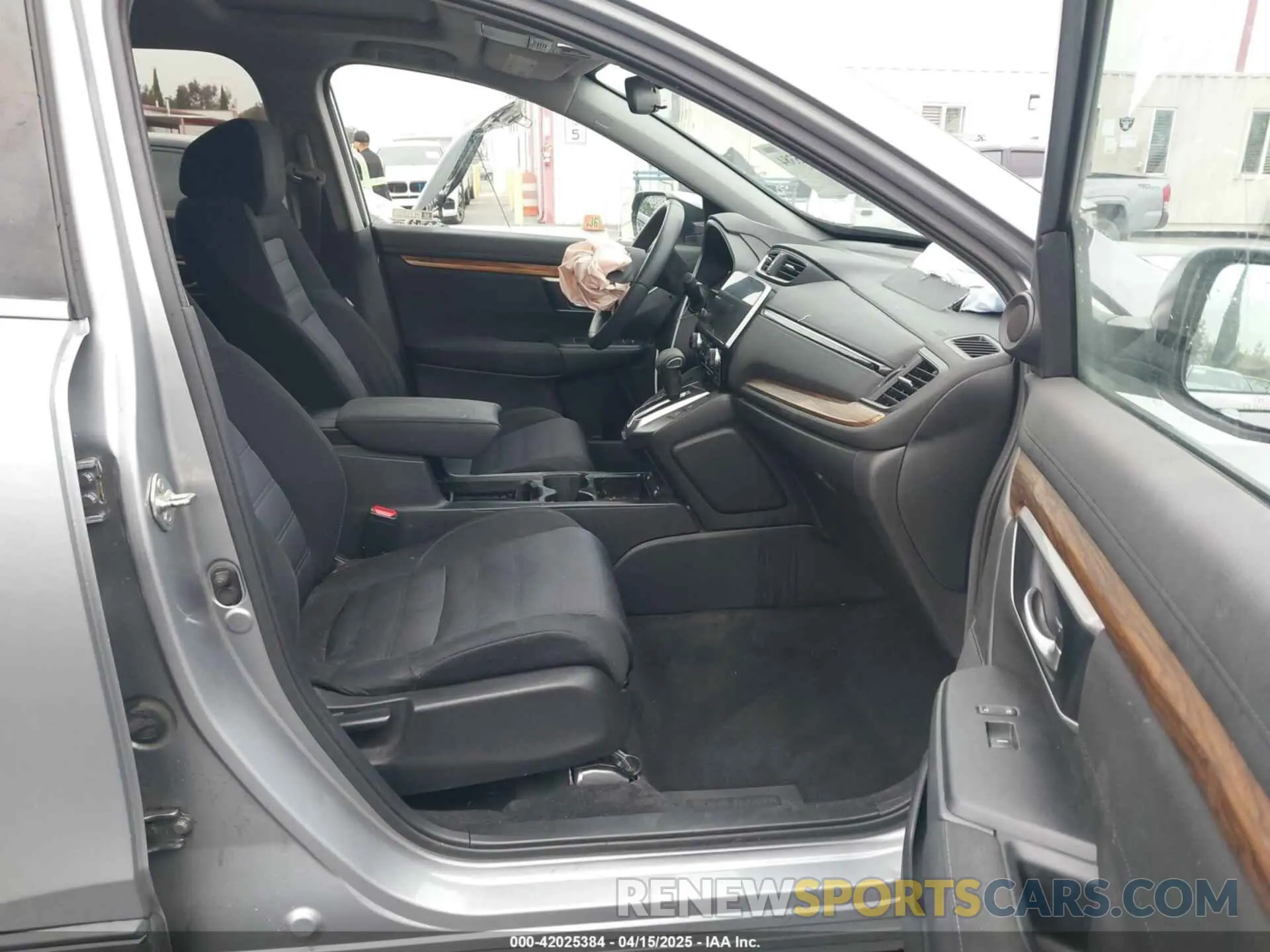 5 Photograph of a damaged car 7FARW1H52LE020448 HONDA CR-V 2020