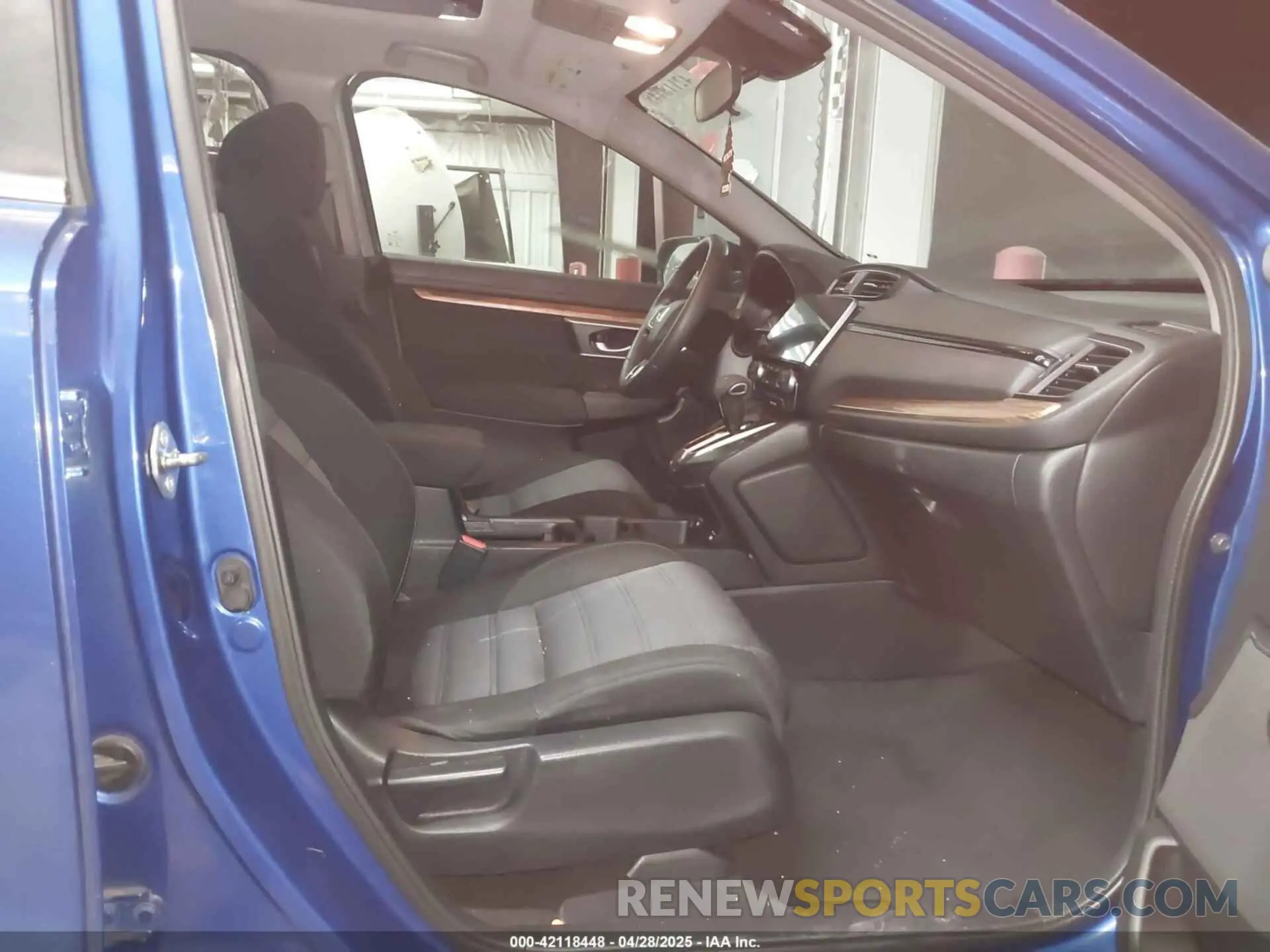 5 Photograph of a damaged car 7FARW1H56LE009257 HONDA CR-V 2020