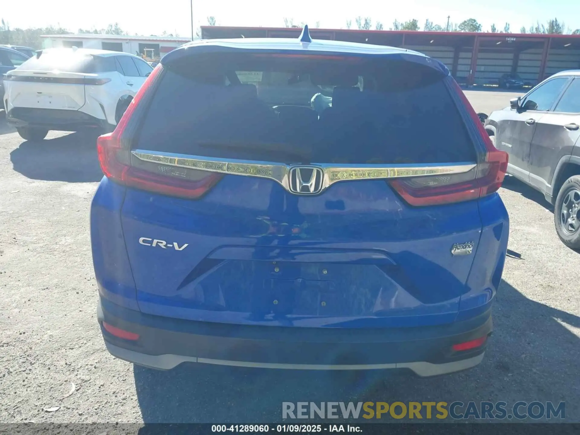 17 Photograph of a damaged car 7FARW1H57LE001412 HONDA CR-V 2020