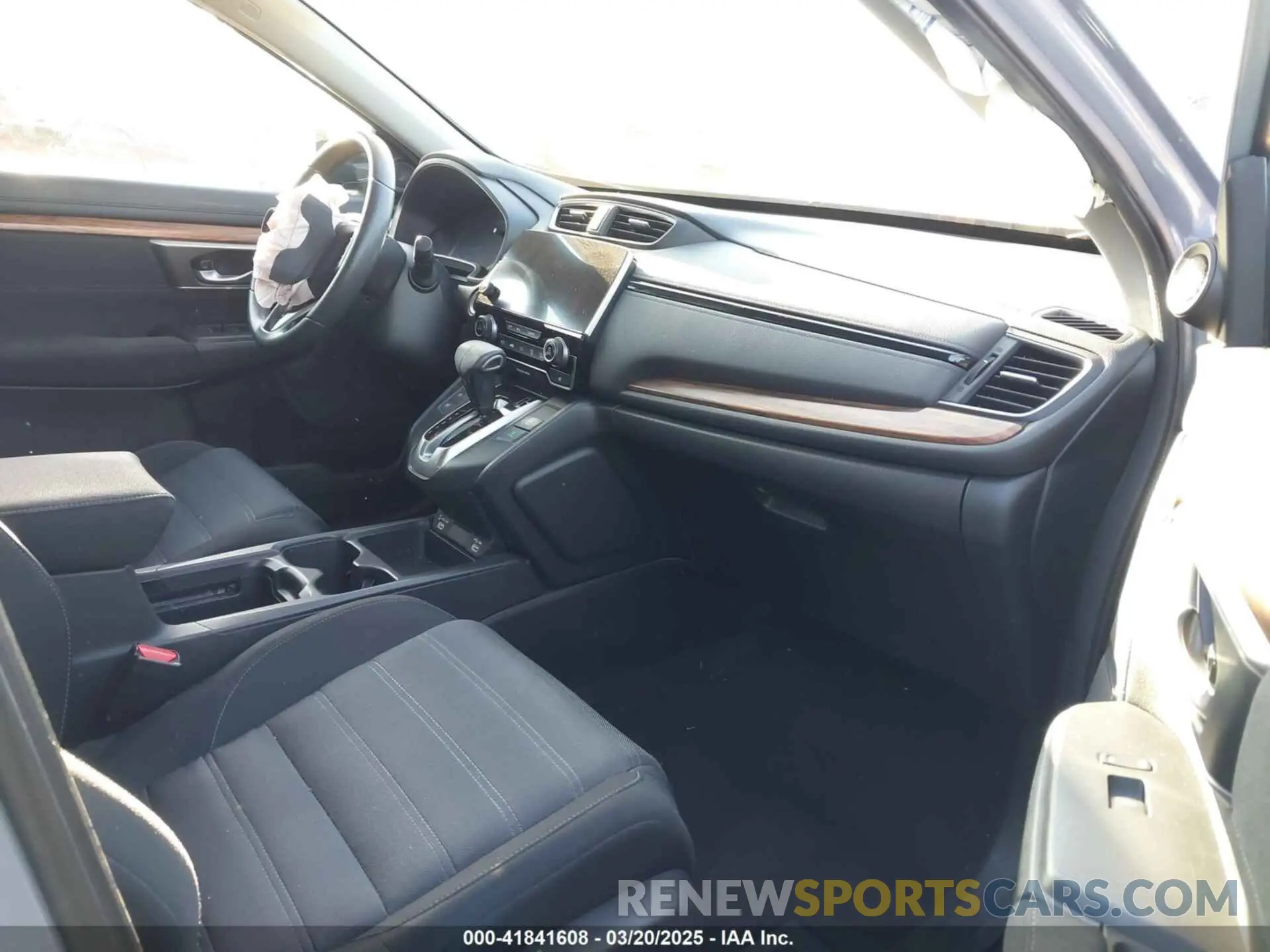 5 Photograph of a damaged car 7FARW1H58LE003895 HONDA CR-V 2020