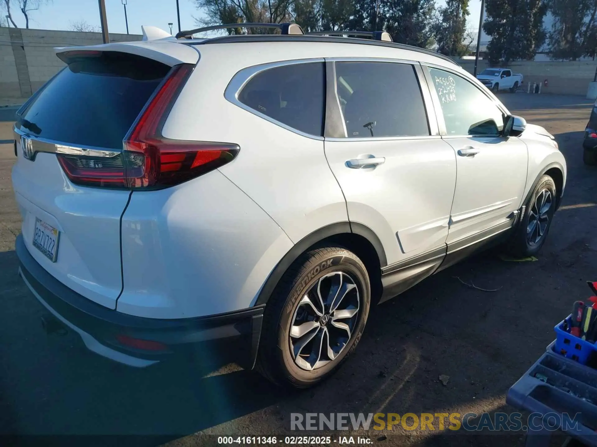 4 Photograph of a damaged car 7FARW1H58LE014959 HONDA CR-V 2020