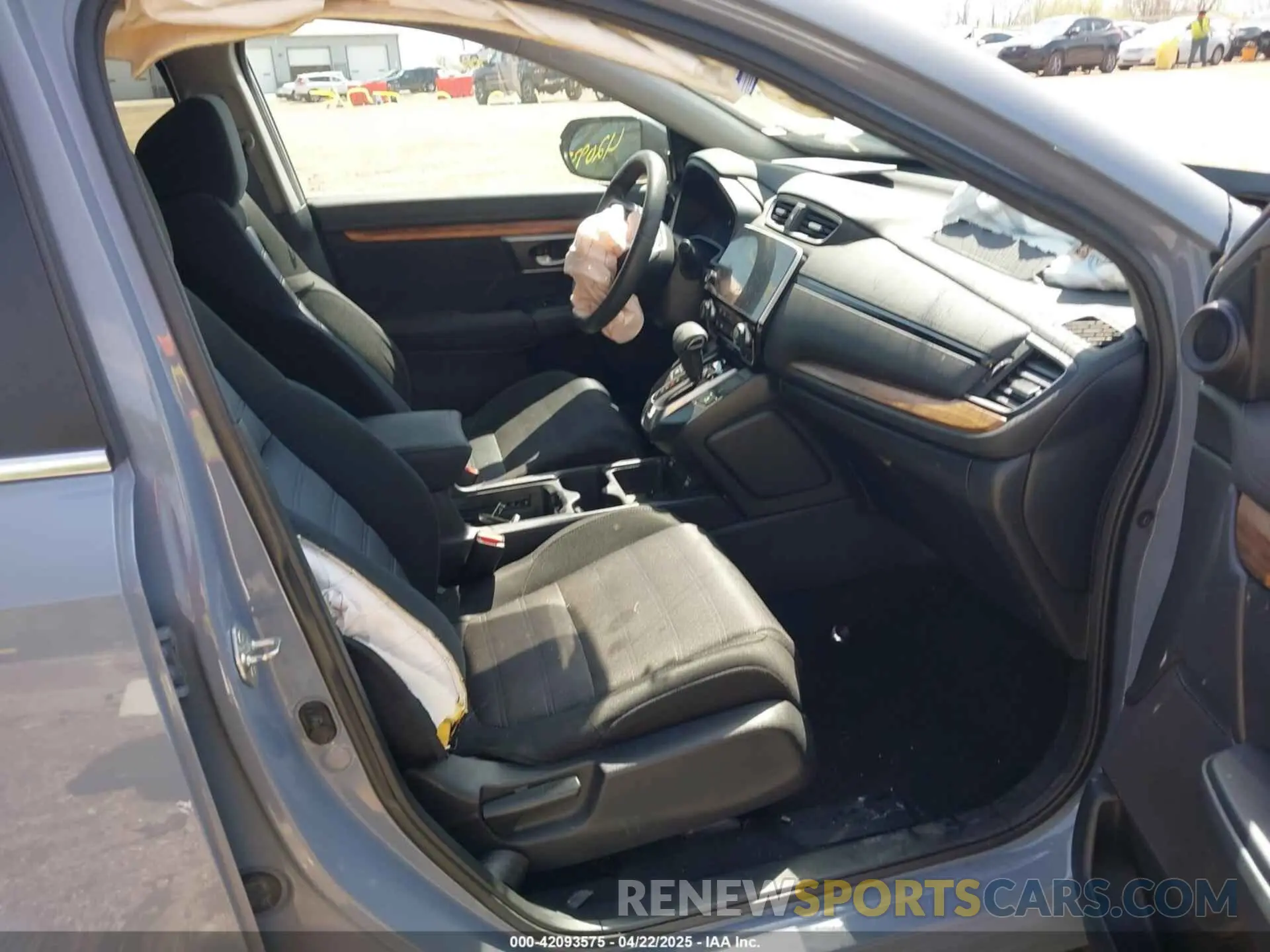 5 Photograph of a damaged car 7FARW1H59LE017725 HONDA CR-V 2020