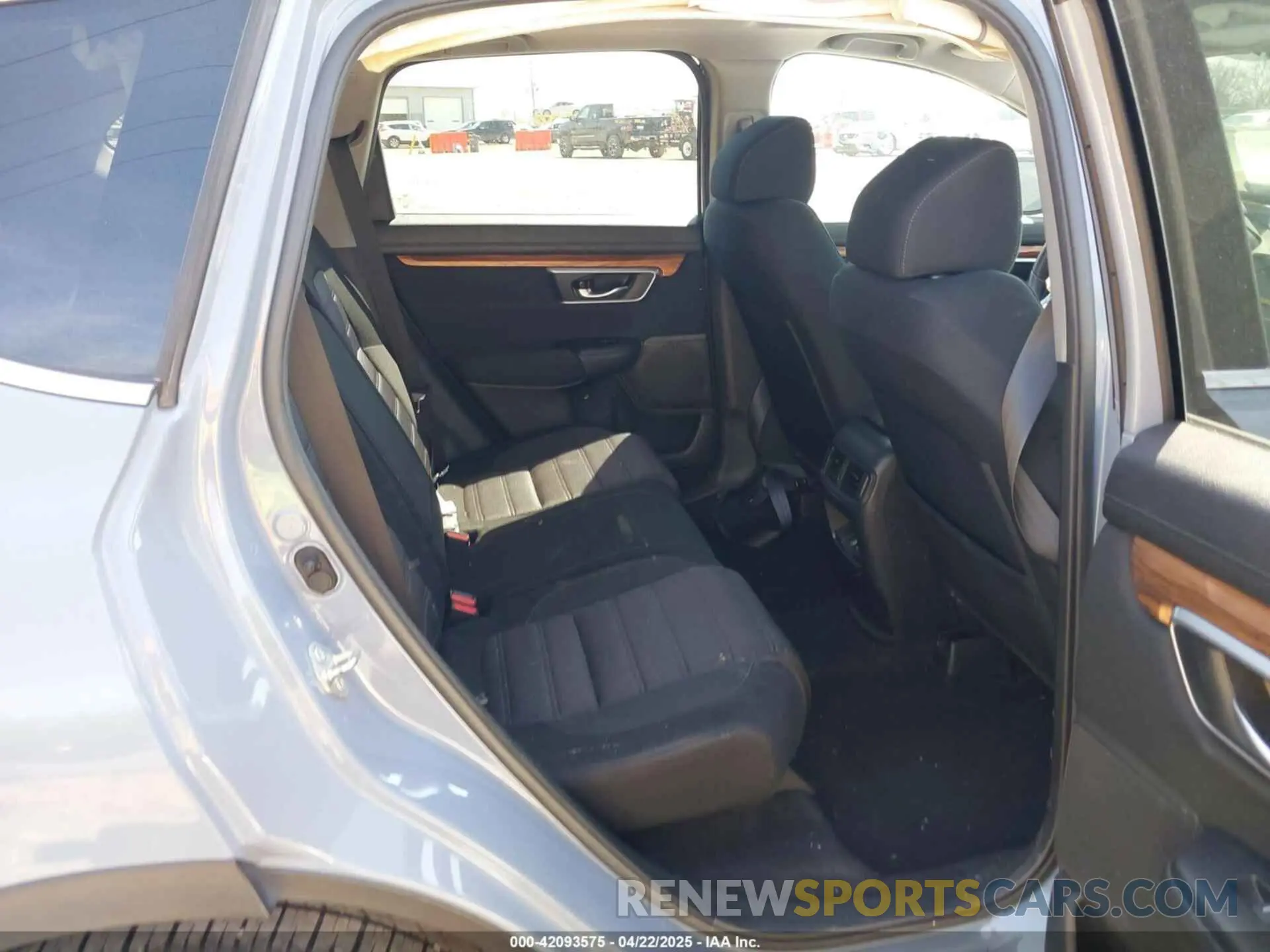 8 Photograph of a damaged car 7FARW1H59LE017725 HONDA CR-V 2020