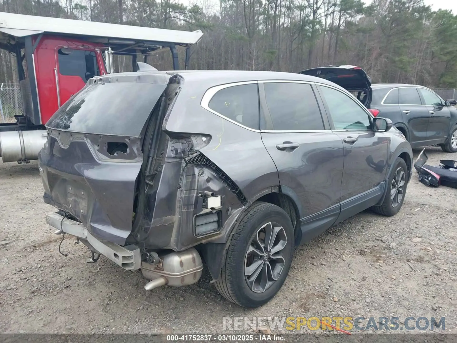 4 Photograph of a damaged car 7FARW1H82LE016524 HONDA CR-V 2020