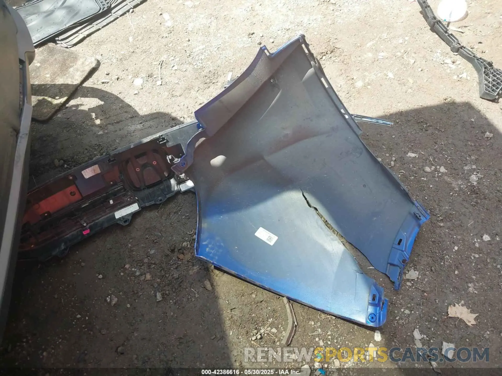11 Photograph of a damaged car 7FARW1H84LE006433 HONDA CR-V 2020