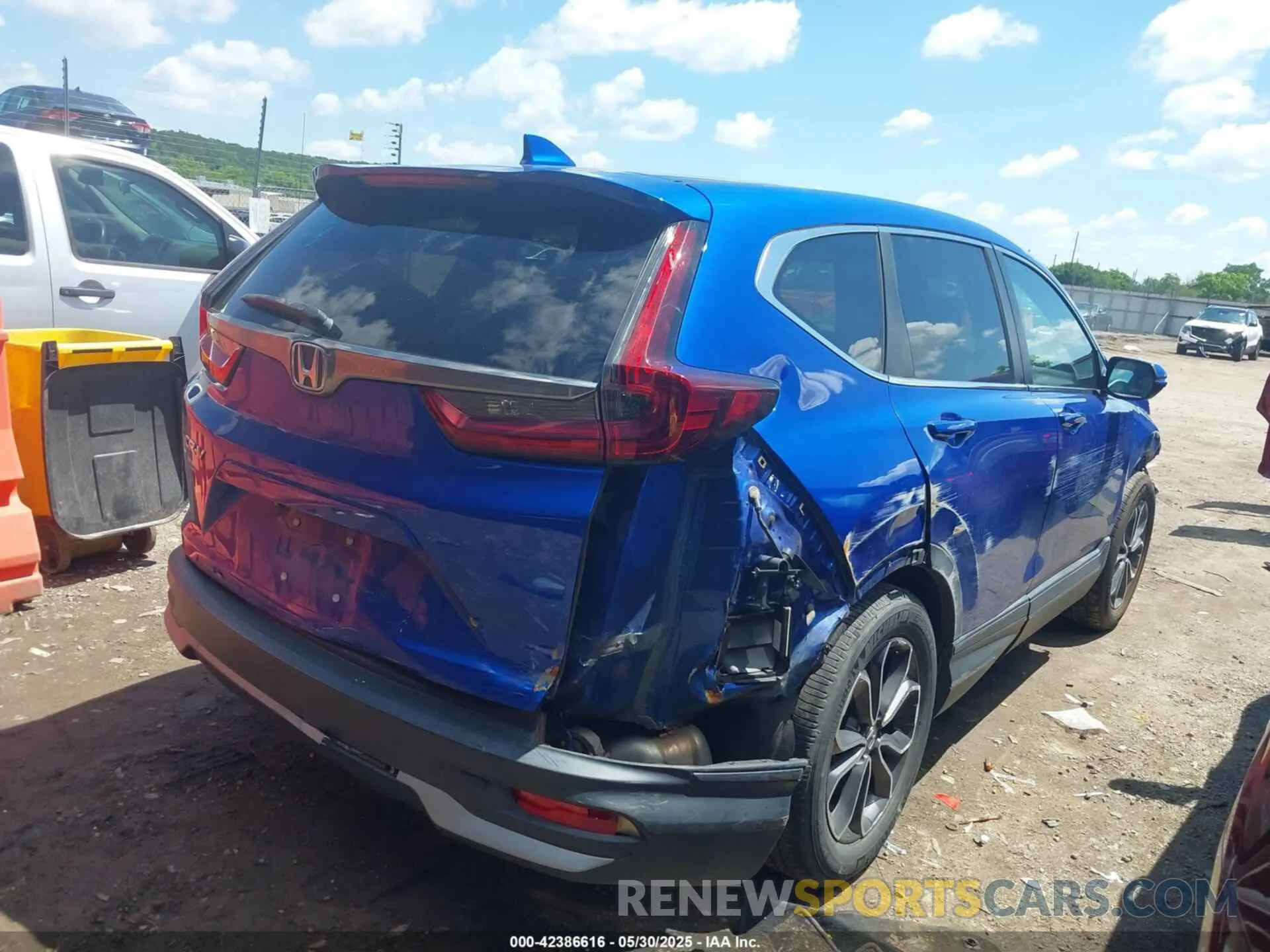 4 Photograph of a damaged car 7FARW1H84LE006433 HONDA CR-V 2020