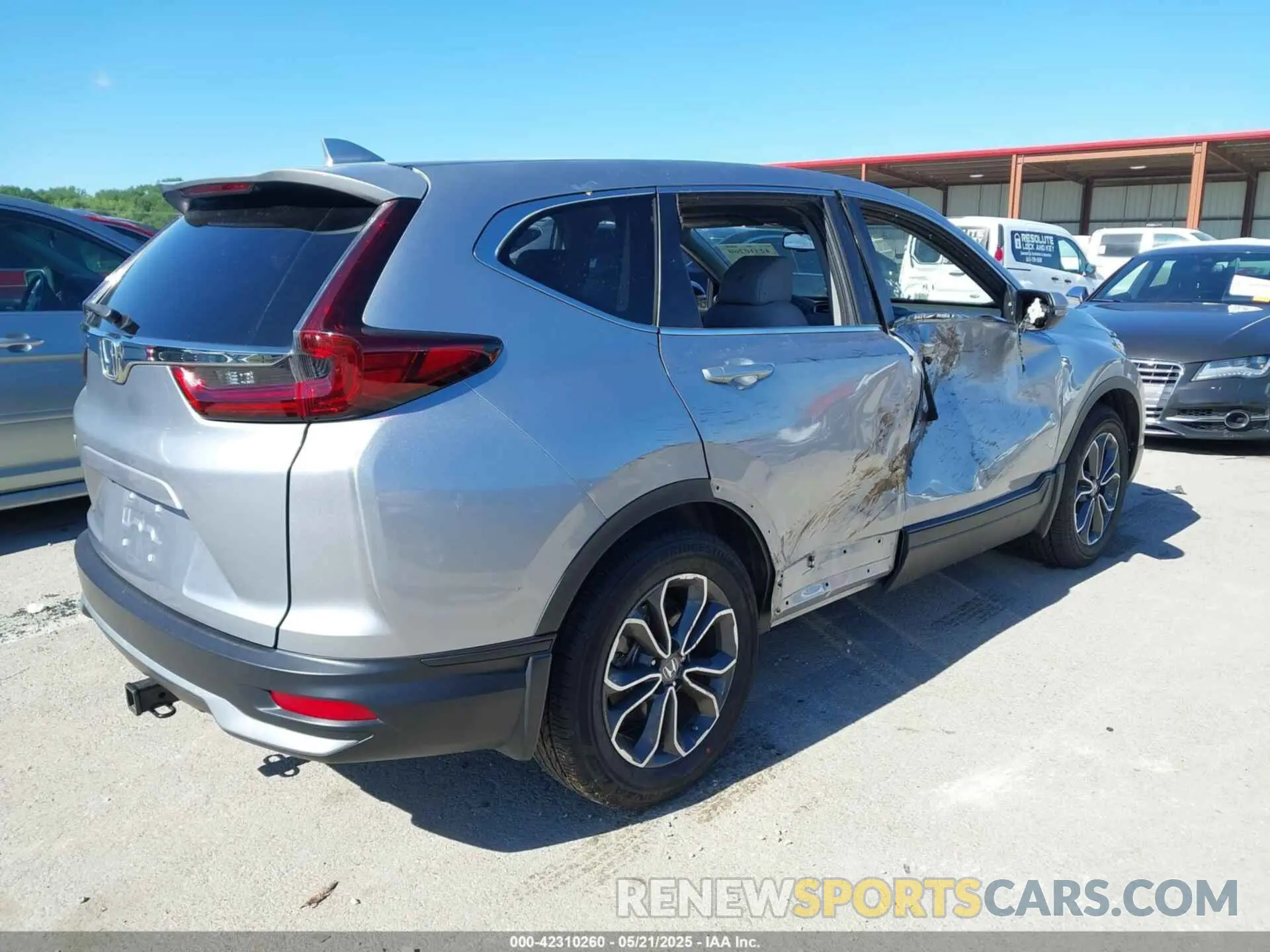 4 Photograph of a damaged car 7FARW1H84LE015925 HONDA CR-V 2020