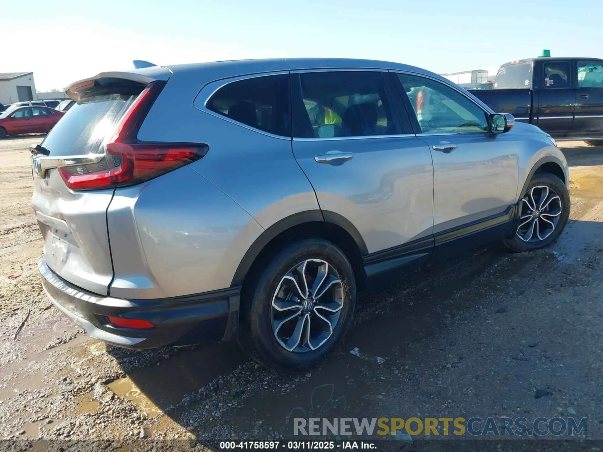 4 Photograph of a damaged car 7FARW1H84LE030599 HONDA CR-V 2020