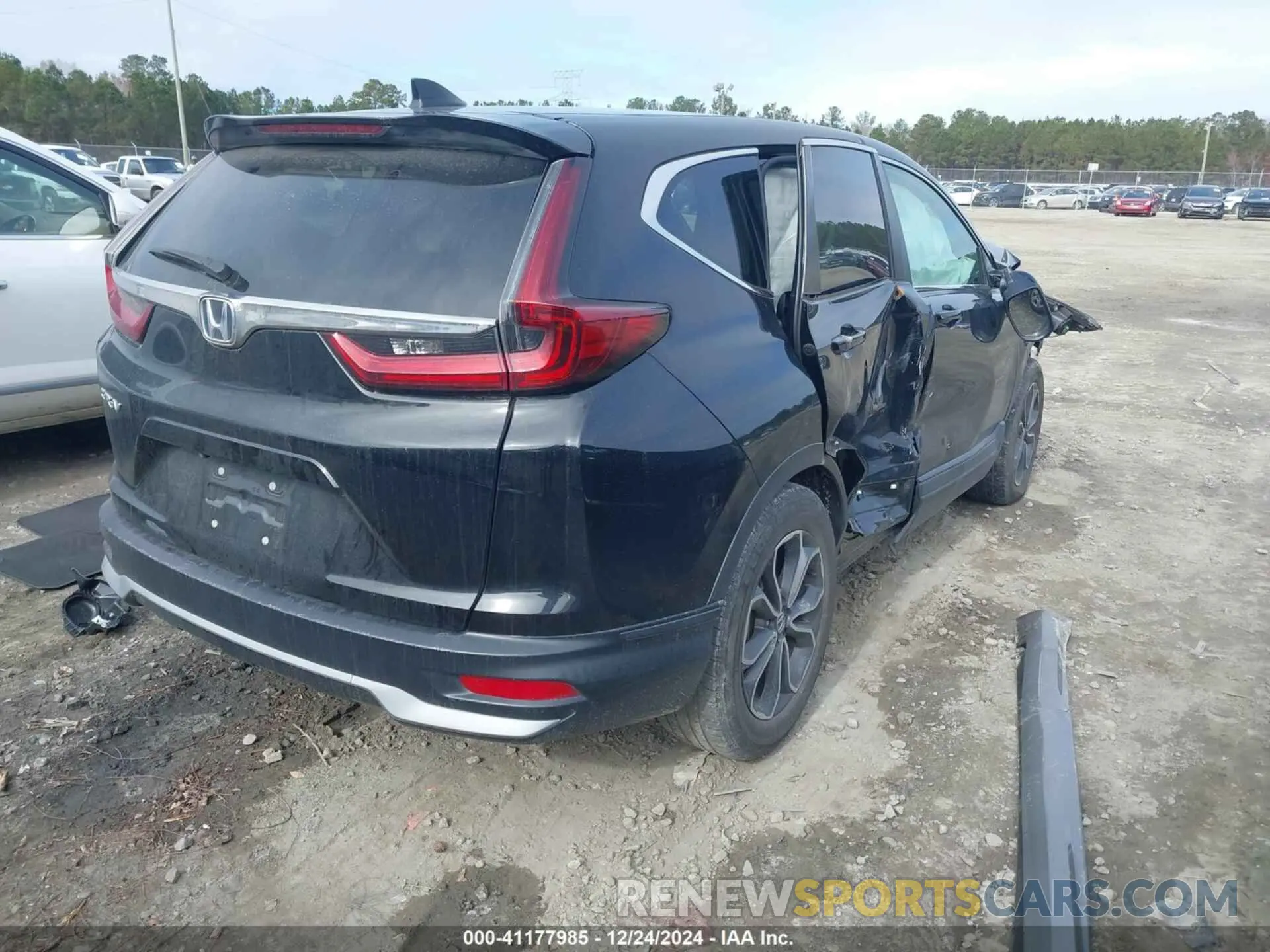 4 Photograph of a damaged car 7FARW1H86LE015697 HONDA CR-V 2020
