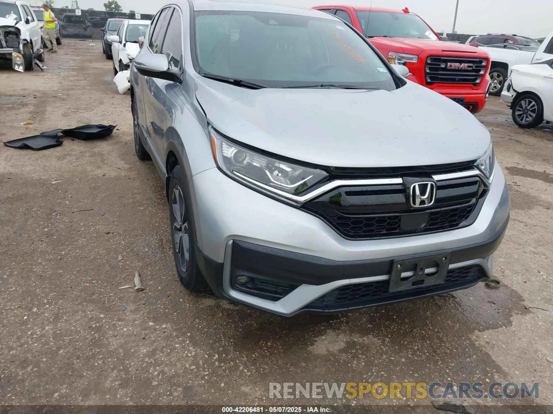 1 Photograph of a damaged car 7FARW1H87LE002747 HONDA CR-V 2020