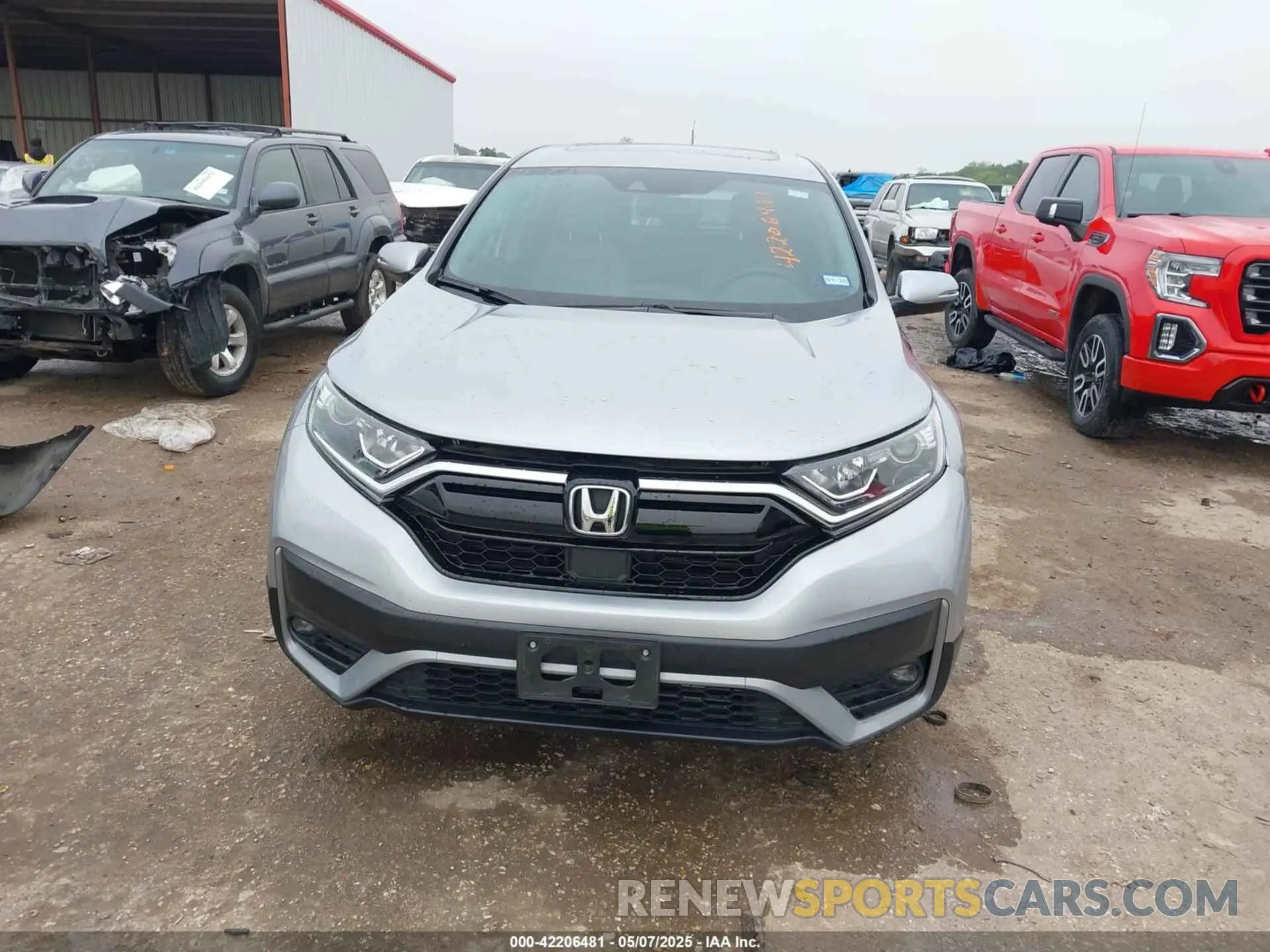 12 Photograph of a damaged car 7FARW1H87LE002747 HONDA CR-V 2020