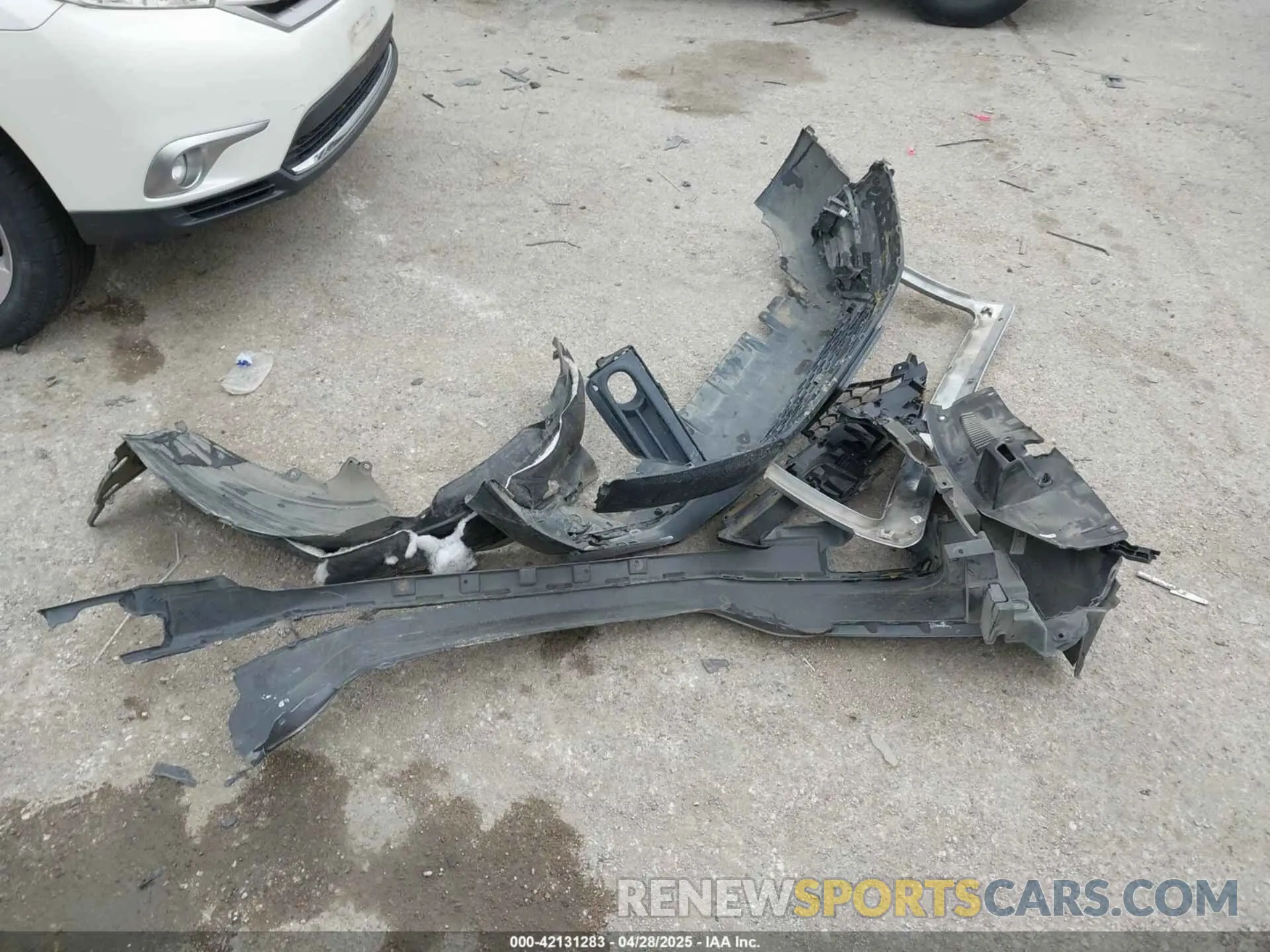 12 Photograph of a damaged car 7FARW1H87LE008872 HONDA CR-V 2020