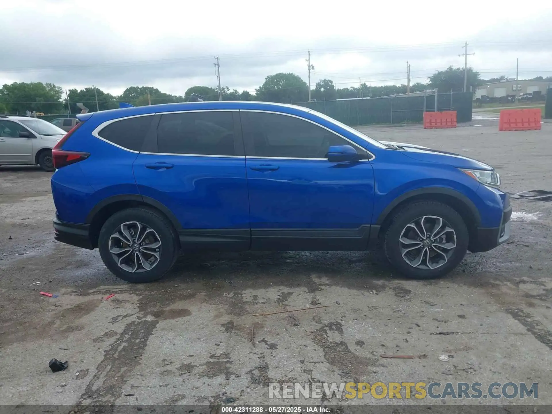 13 Photograph of a damaged car 7FARW2H52LE011190 HONDA CR-V 2020