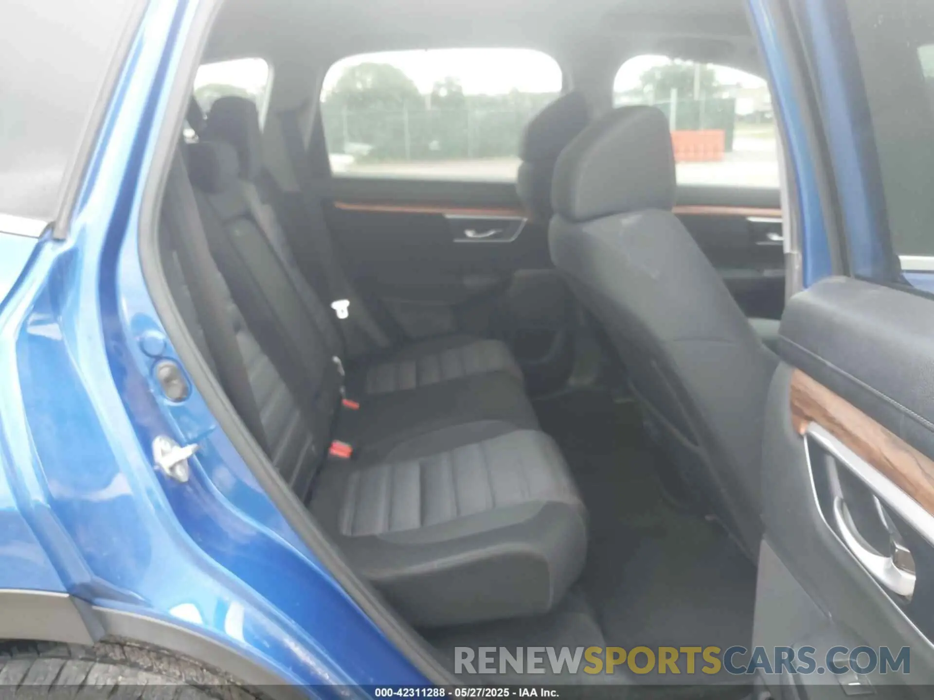8 Photograph of a damaged car 7FARW2H52LE011190 HONDA CR-V 2020
