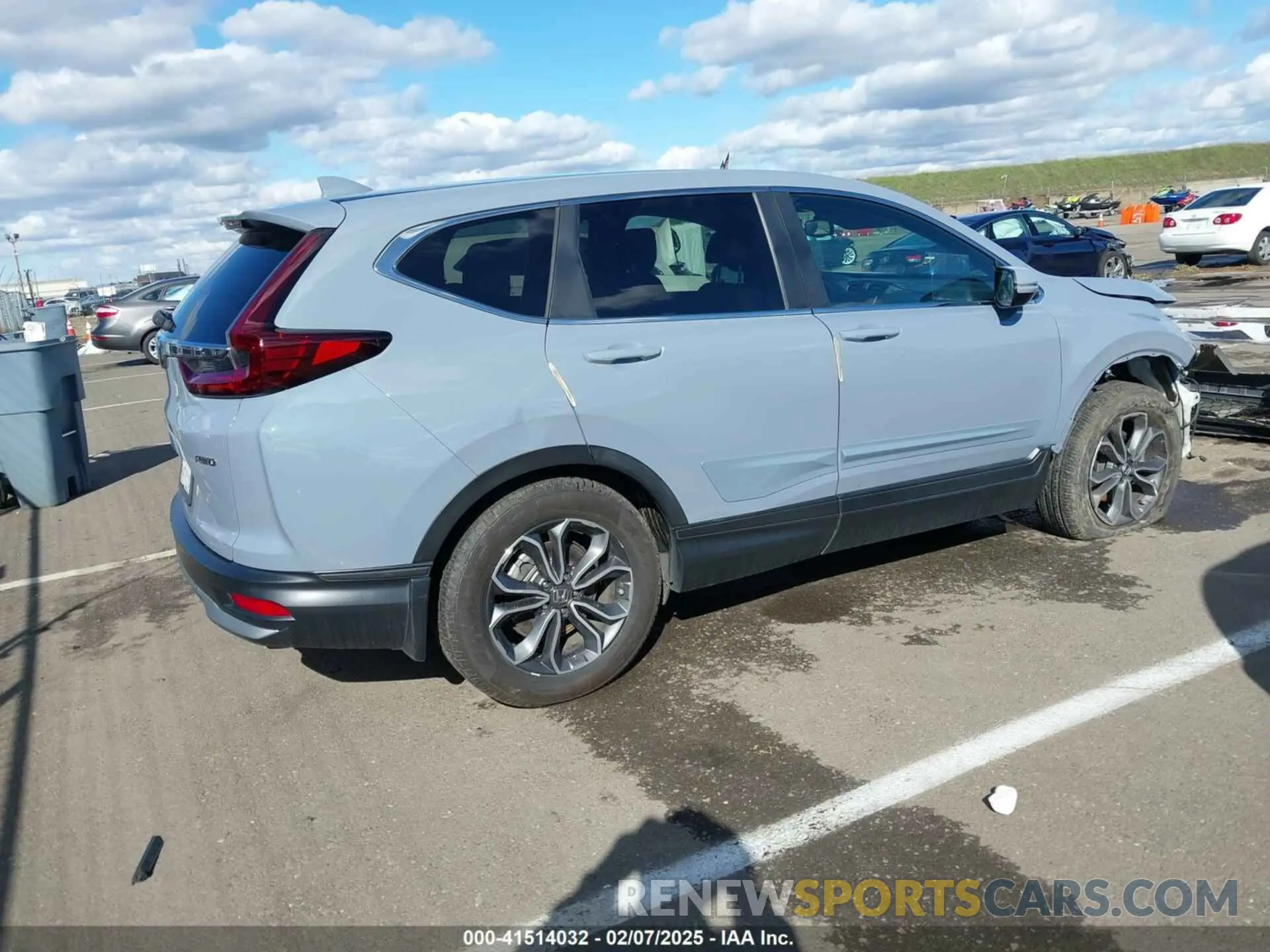4 Photograph of a damaged car 7FARW2H80LE015216 HONDA CR-V 2020
