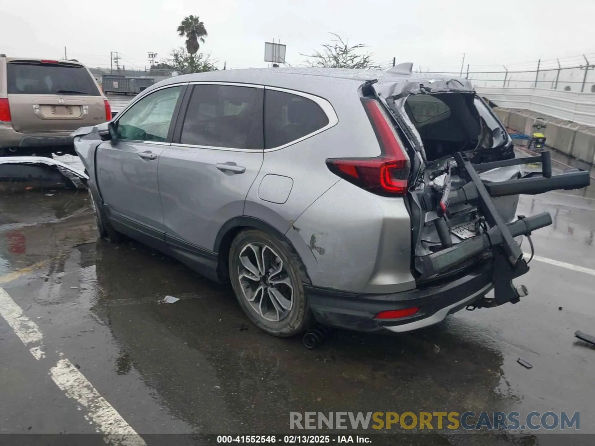 3 Photograph of a damaged car 7FARW2H88LE011964 HONDA CR-V 2020