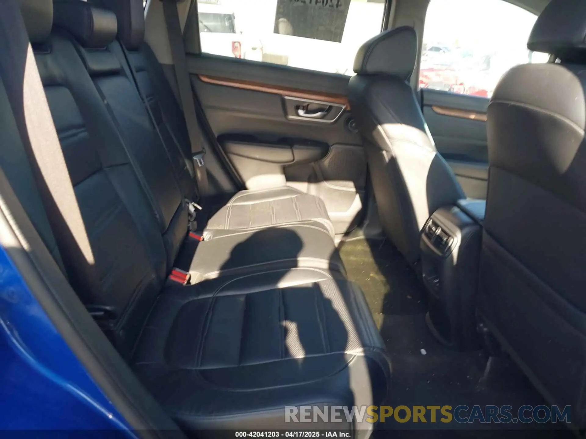 8 Photograph of a damaged car 7FARW2H88LE017151 HONDA CR-V 2020