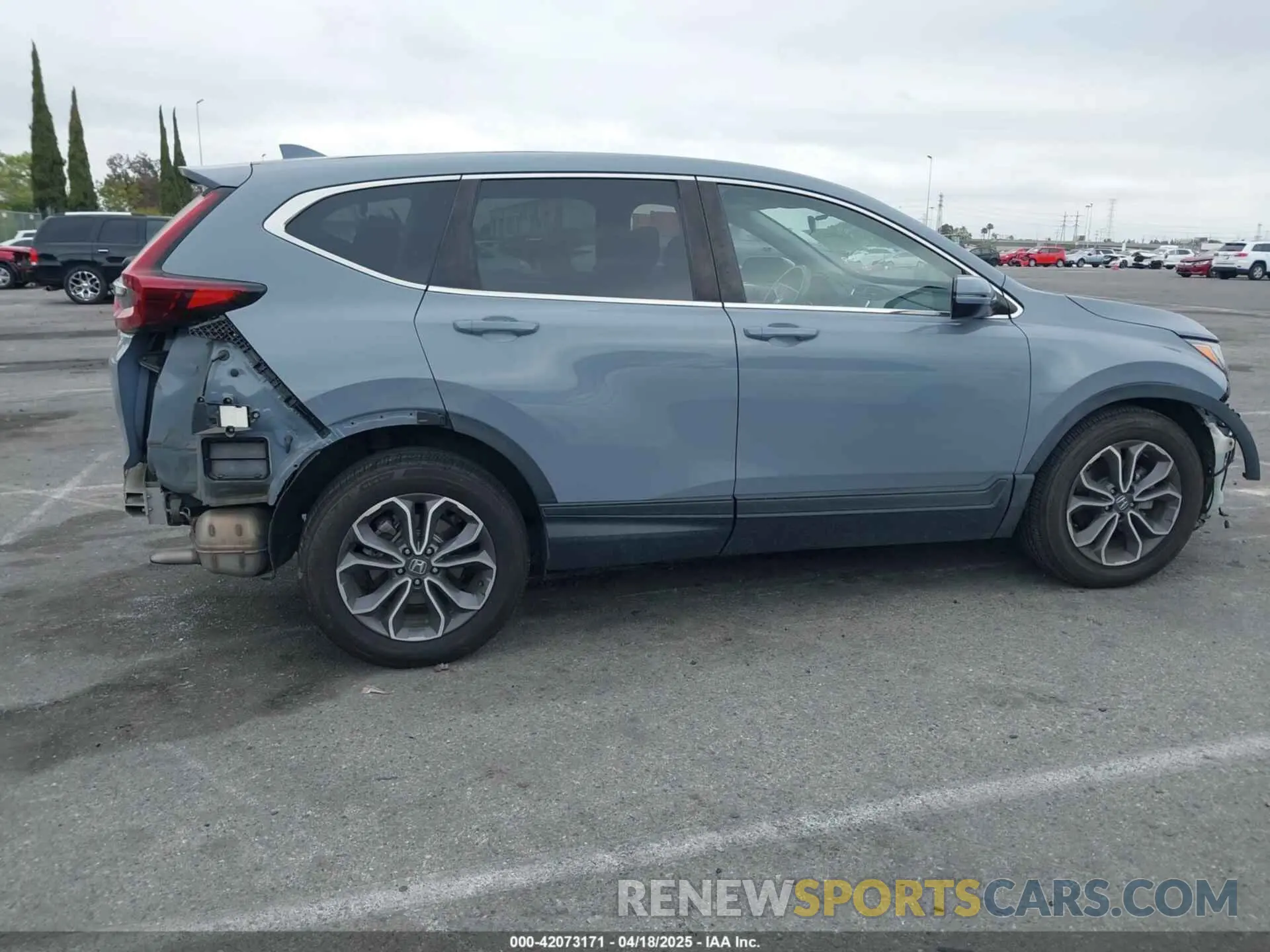 14 Photograph of a damaged car 2HKRW1H51MH411685 HONDA CR-V 2021