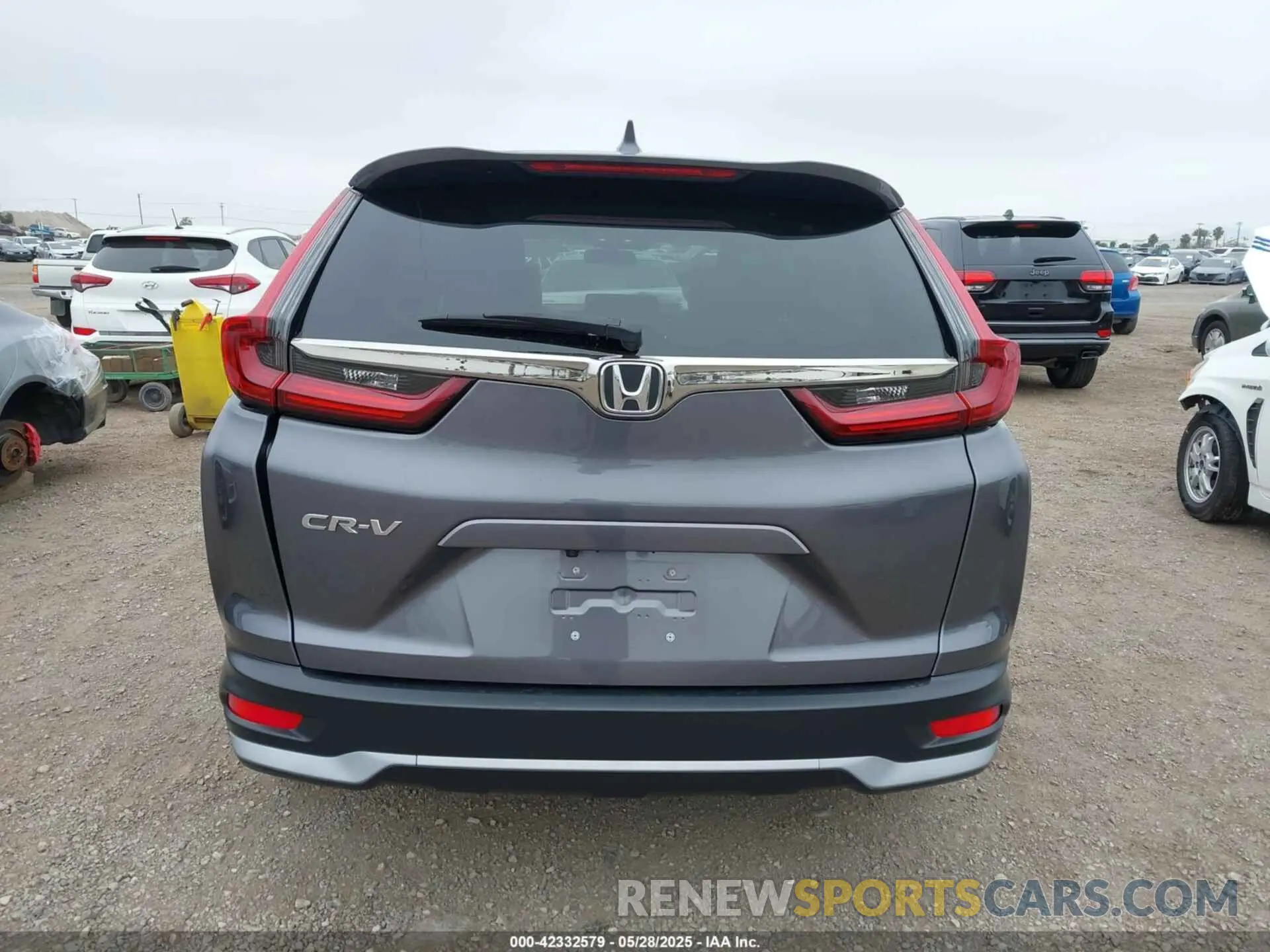 16 Photograph of a damaged car 2HKRW1H52MH402333 HONDA CR-V 2021