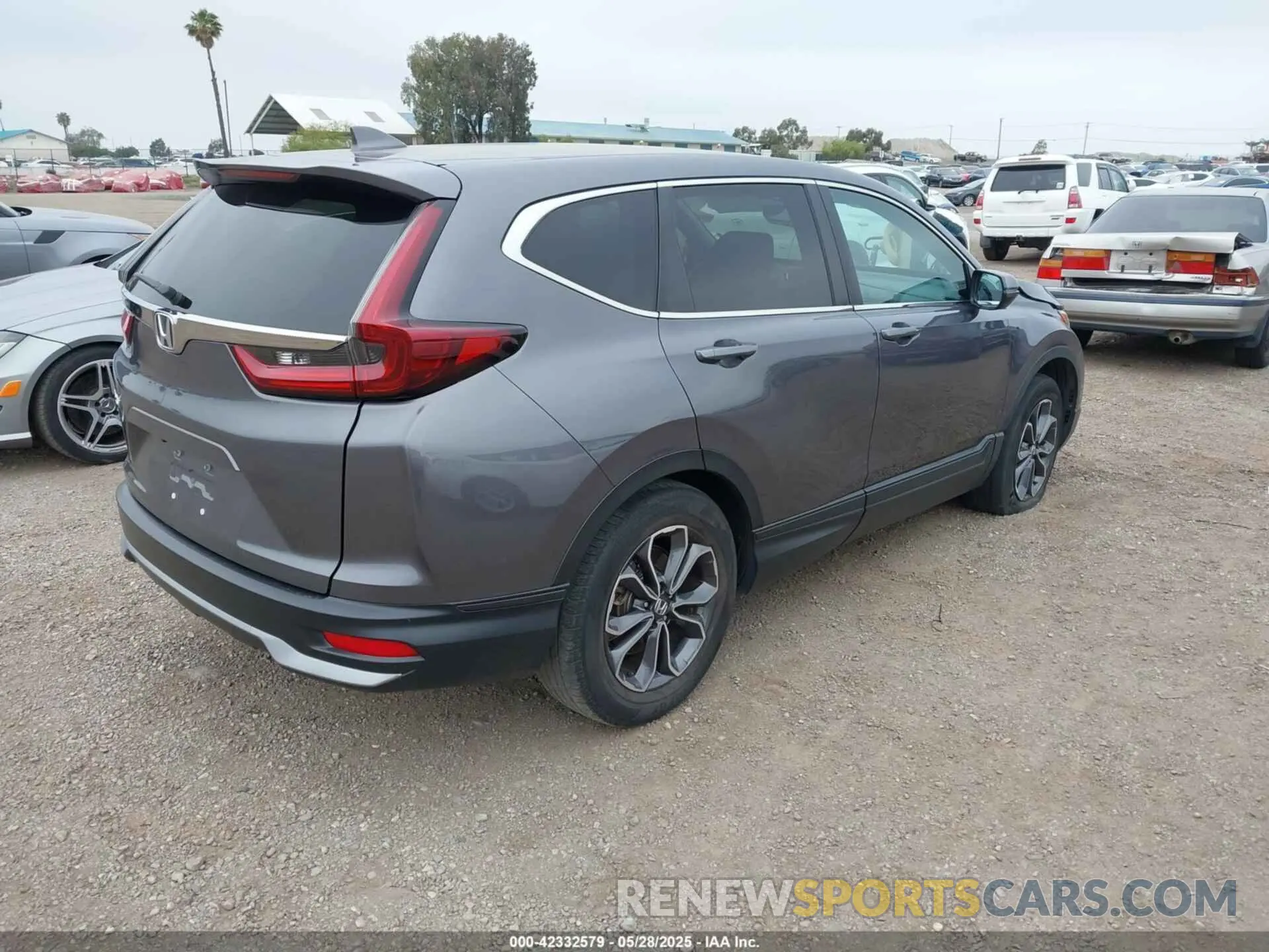 4 Photograph of a damaged car 2HKRW1H52MH402333 HONDA CR-V 2021