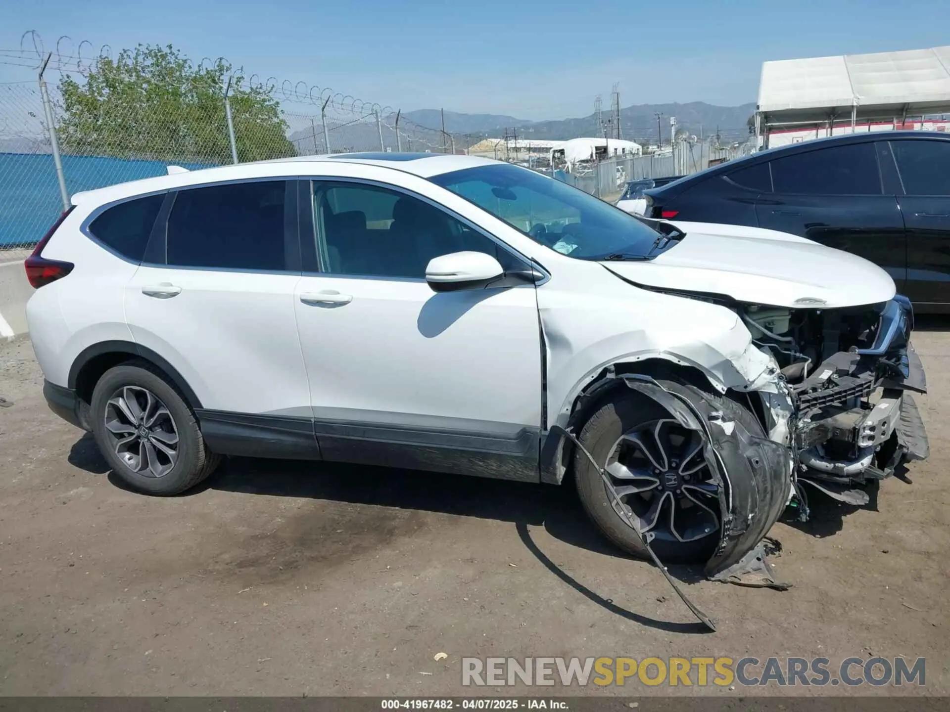14 Photograph of a damaged car 2HKRW1H52MH405233 HONDA CR-V 2021