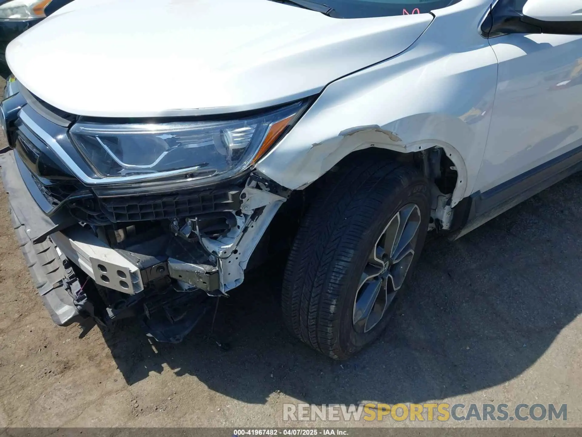 19 Photograph of a damaged car 2HKRW1H52MH405233 HONDA CR-V 2021