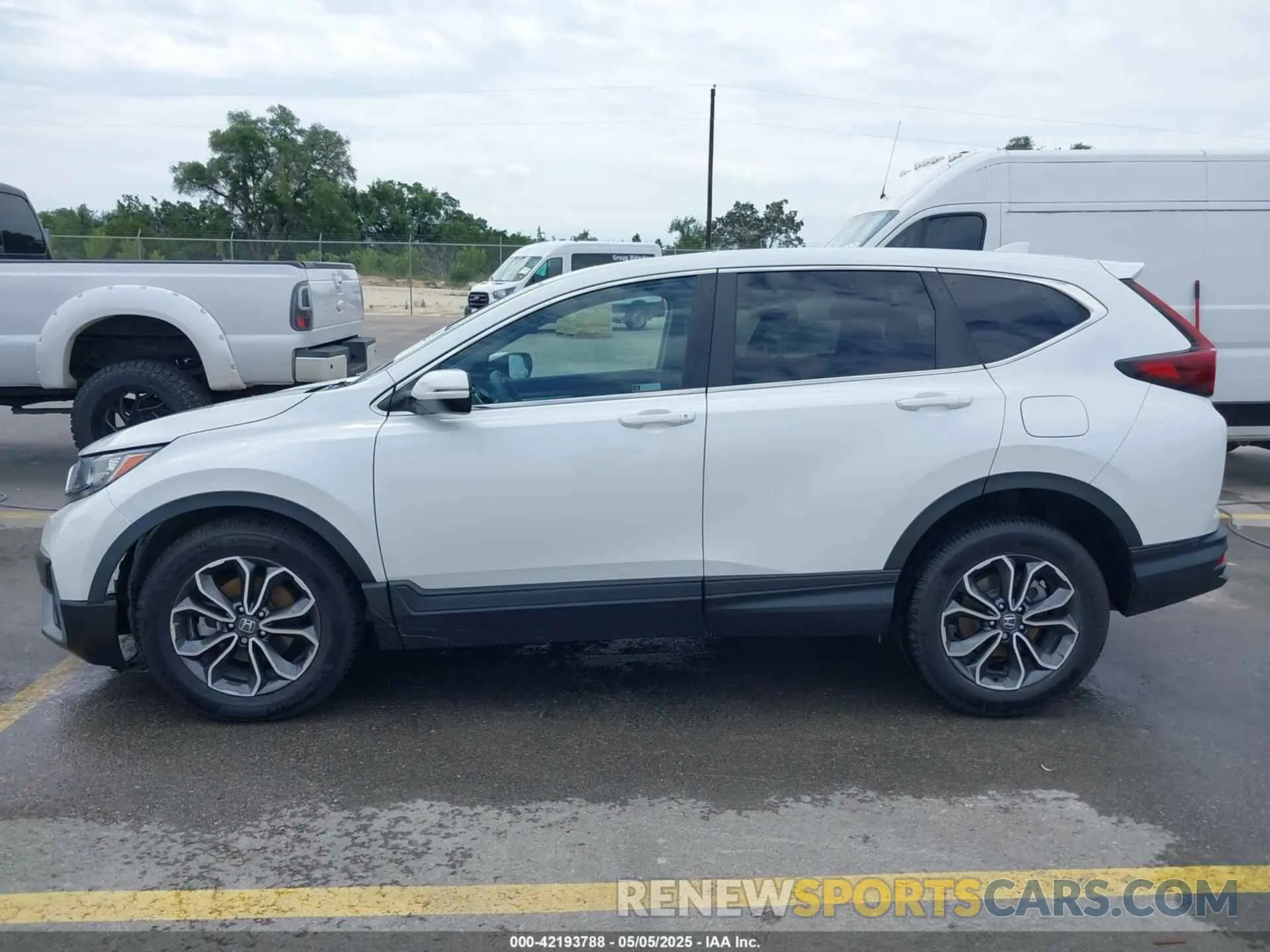 15 Photograph of a damaged car 2HKRW1H57MH411528 HONDA CR-V 2021