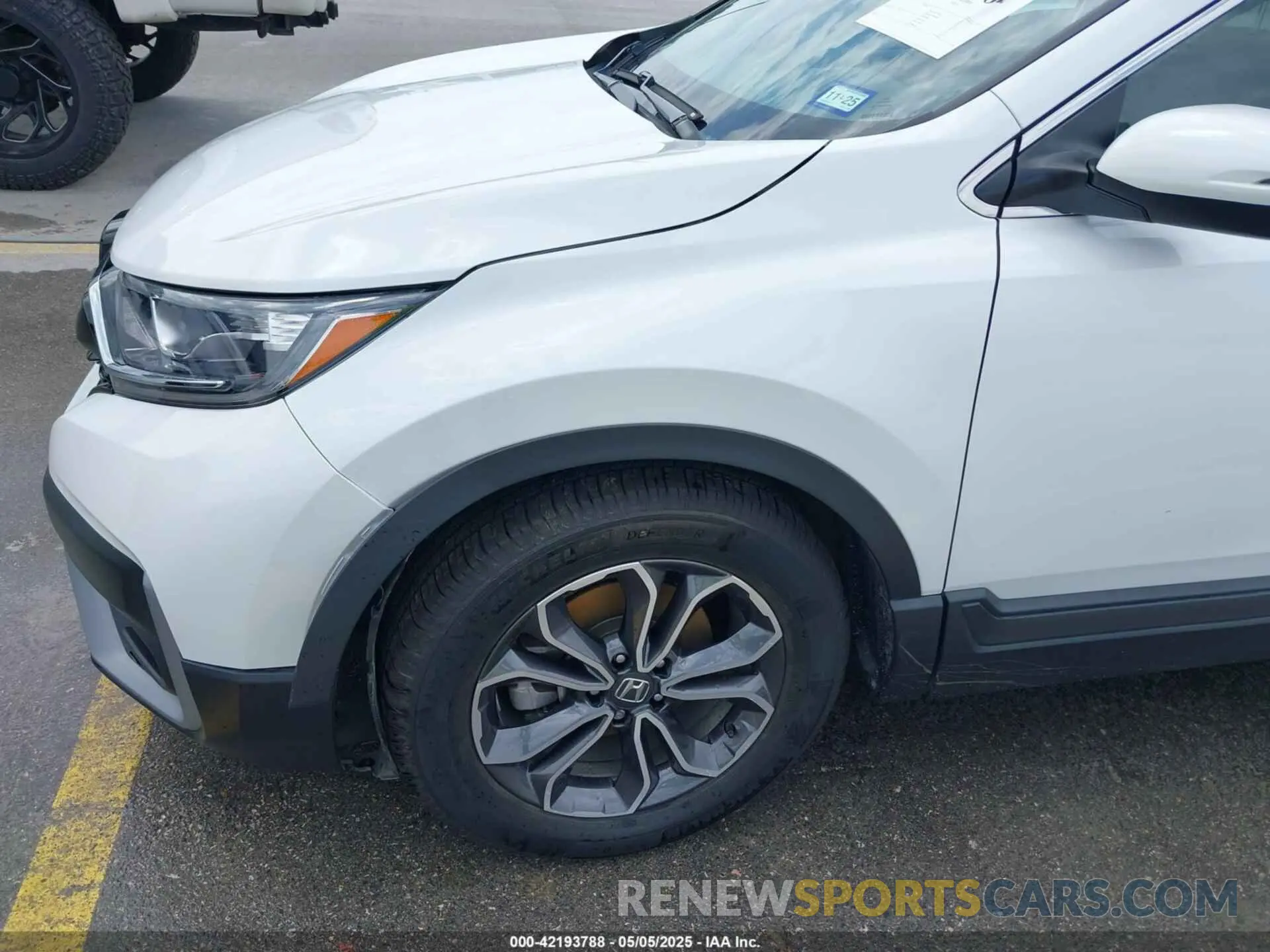 18 Photograph of a damaged car 2HKRW1H57MH411528 HONDA CR-V 2021